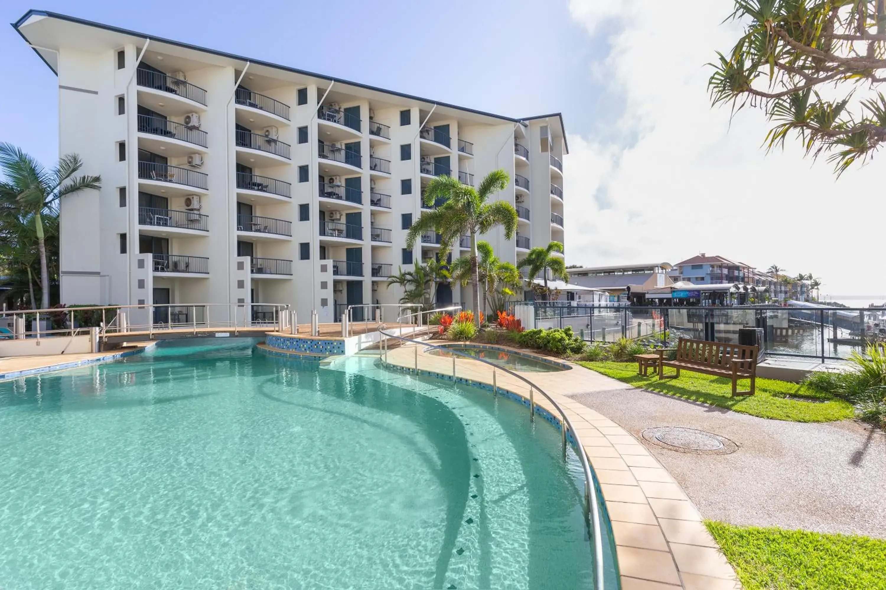 Property building in Mantra Hervey Bay Property building in Mantra Hervey Bay