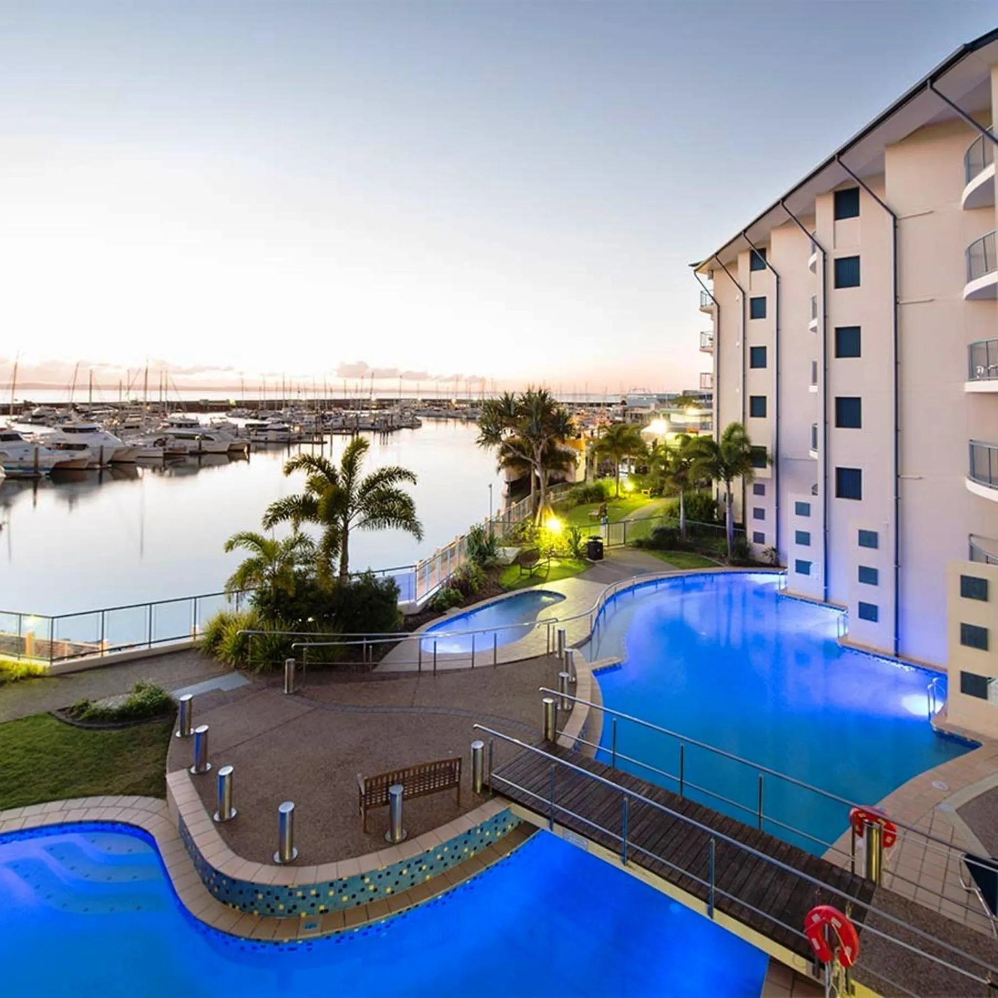 Facade/entrance in Mantra Hervey Bay