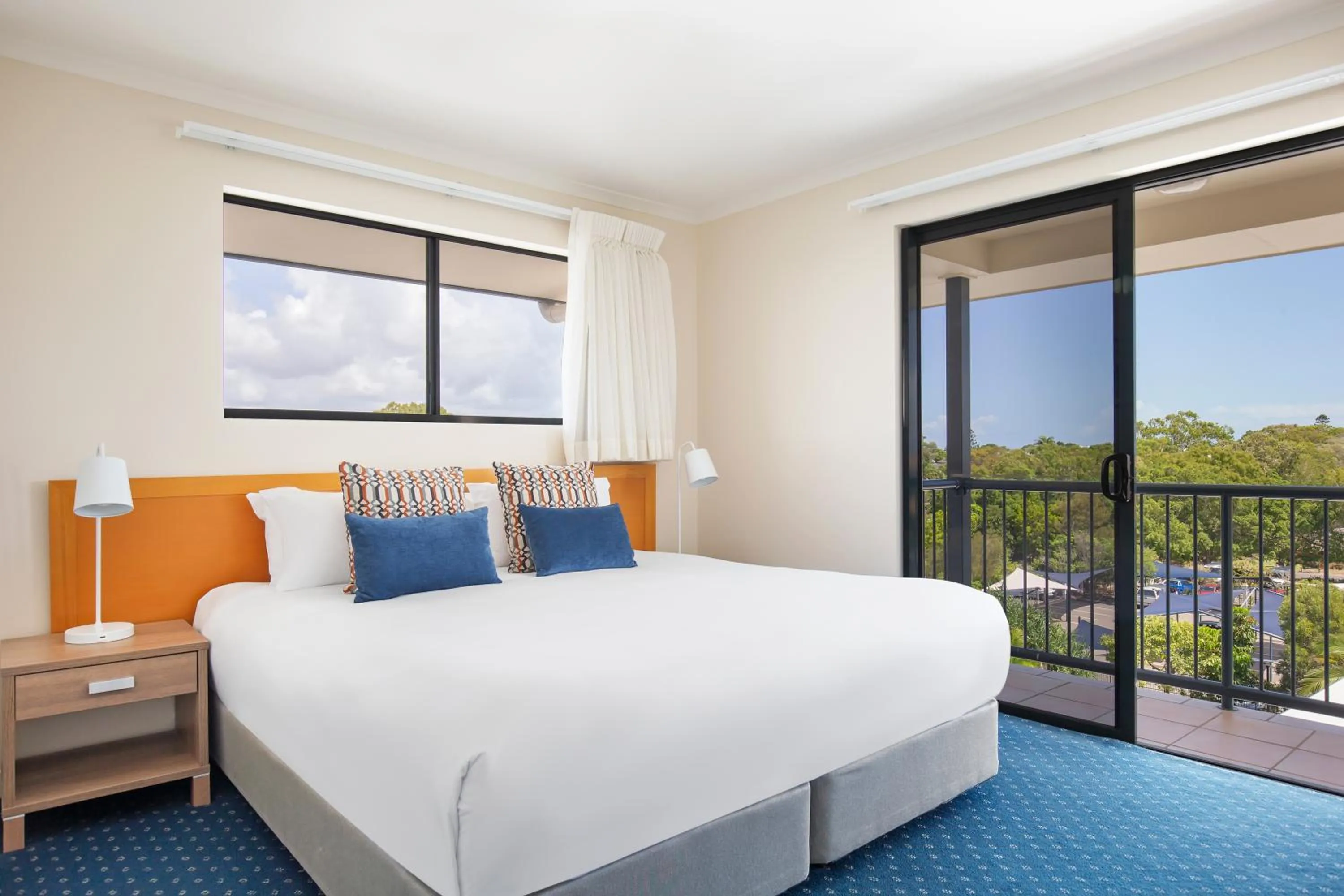 Bedroom, Bed in Mantra Hervey Bay