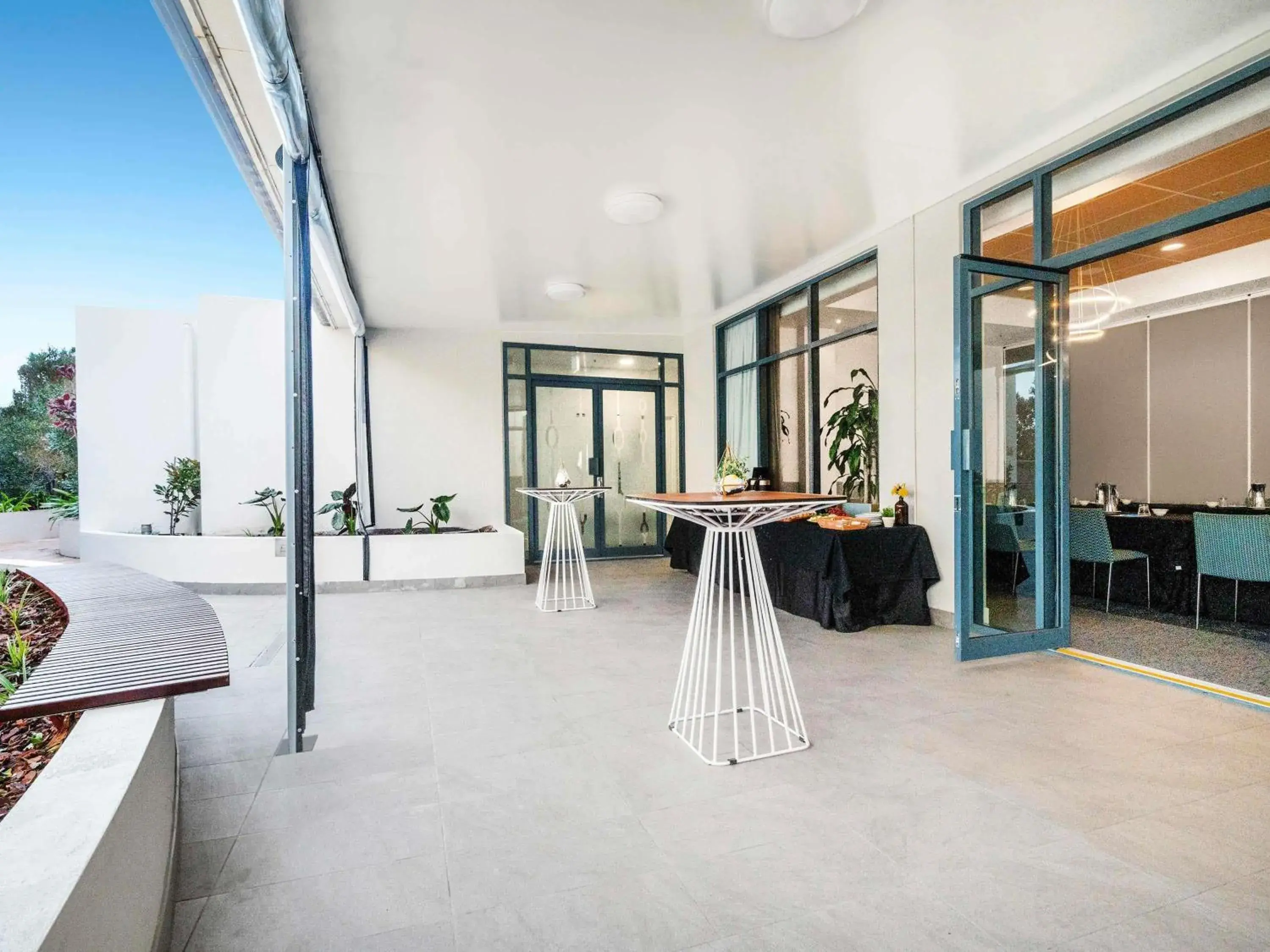 Property building in Mantra Mooloolaba Beach Property building in Mantra Mooloolaba Beach