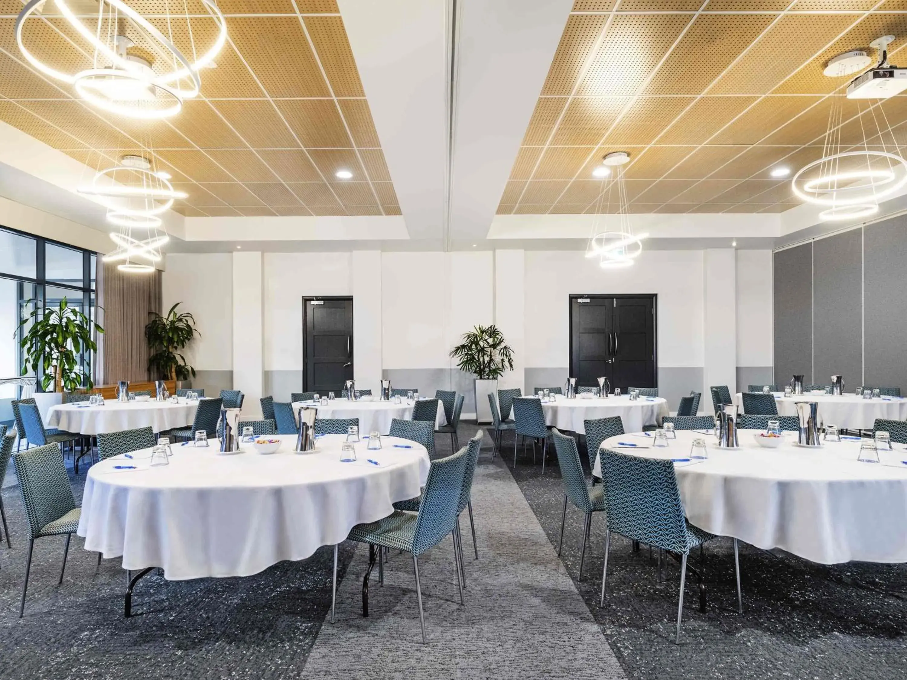 Property building in Mantra Mooloolaba Beach Property building in Mantra Mooloolaba Beach