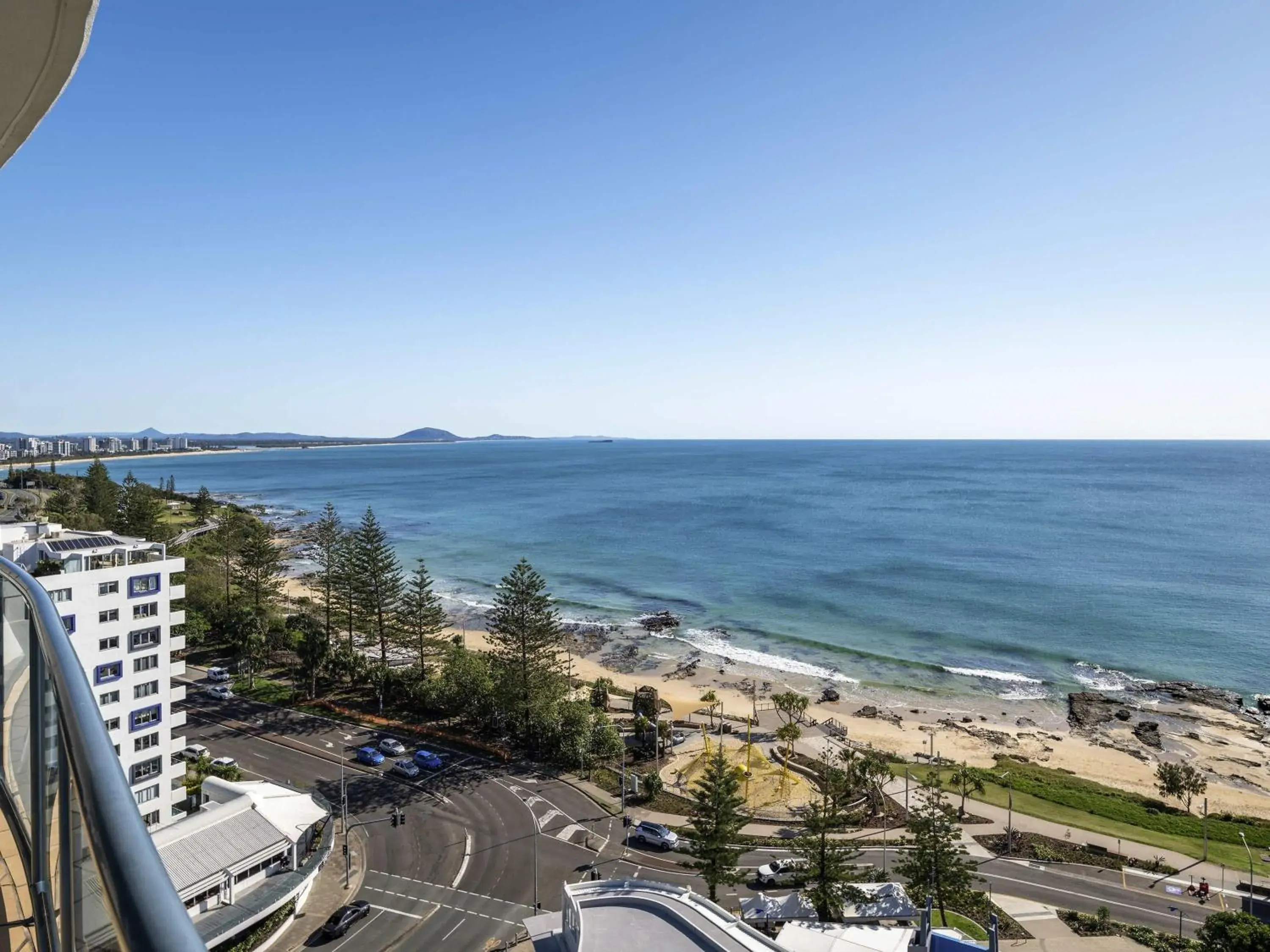 Property building in Mantra Mooloolaba Beach Property building in Mantra Mooloolaba Beach