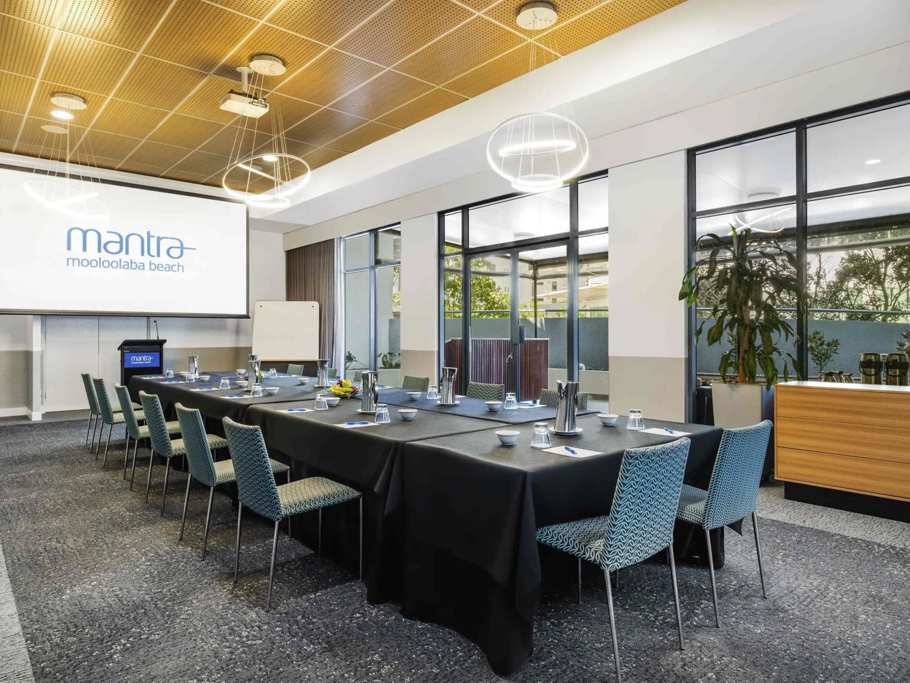 Business facilities in Mantra Mooloolaba Beach