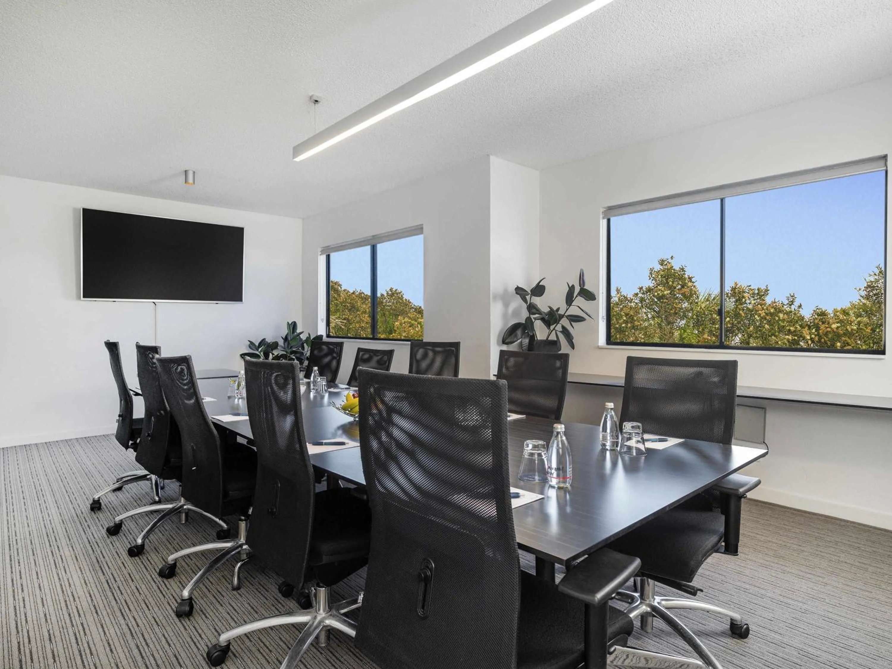 Business facilities in Mantra Mooloolaba Beach