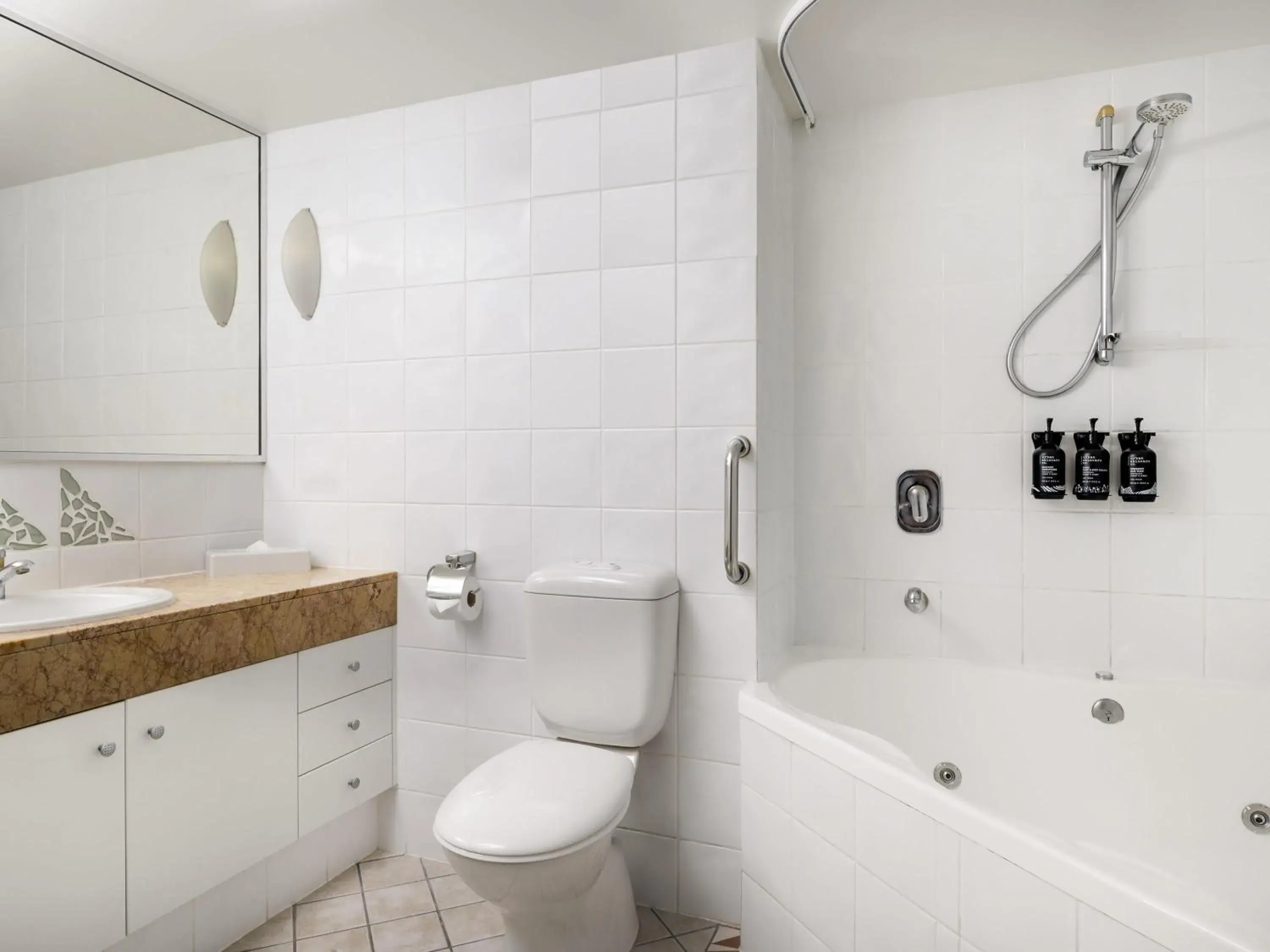 Bedroom in Mantra Mooloolaba Beach Bedroom in Mantra Mooloolaba Beach