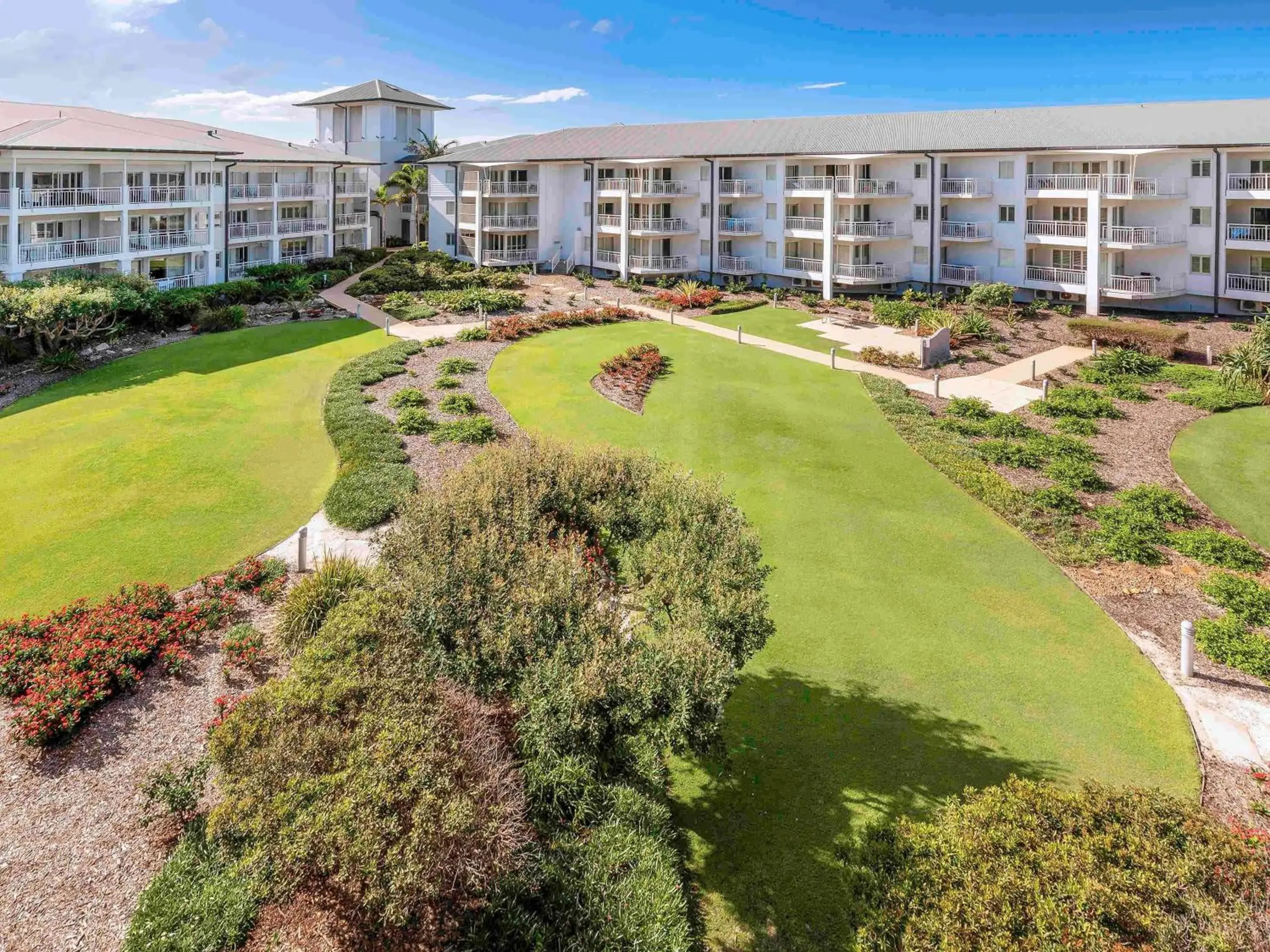 Property building in Mantra on Salt Beach Property building in Mantra on Salt Beach