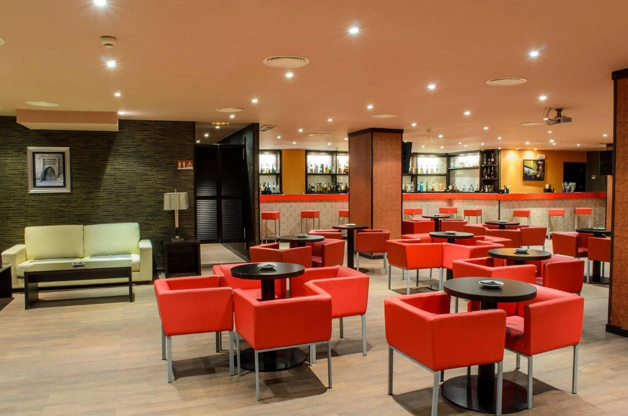 Nightclub / DJ in Hotel Apartamento Martín Alonso Pinzón