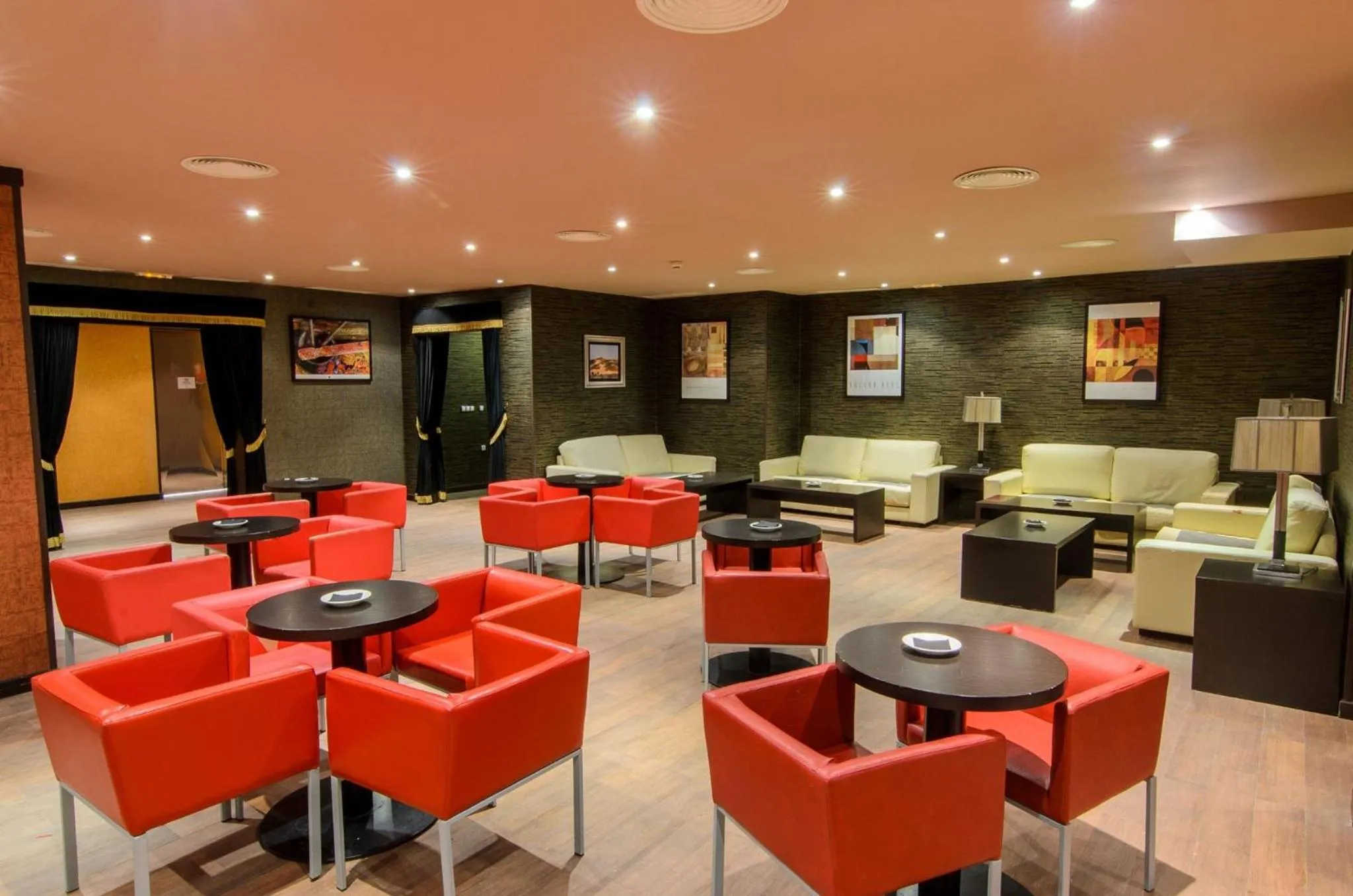 Nightclub / DJ in Hotel Apartamento Martín Alonso Pinzón