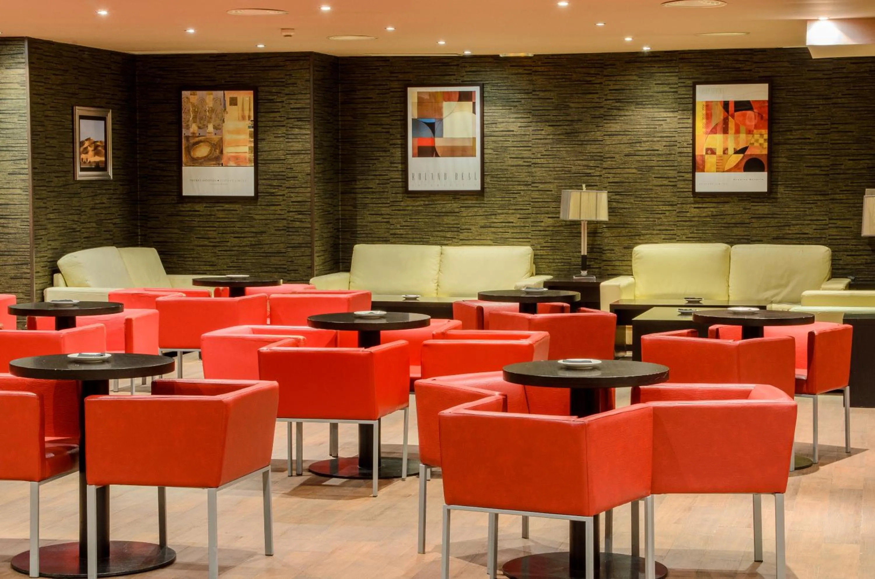 Nightclub / DJ in Hotel Apartamento Martín Alonso Pinzón