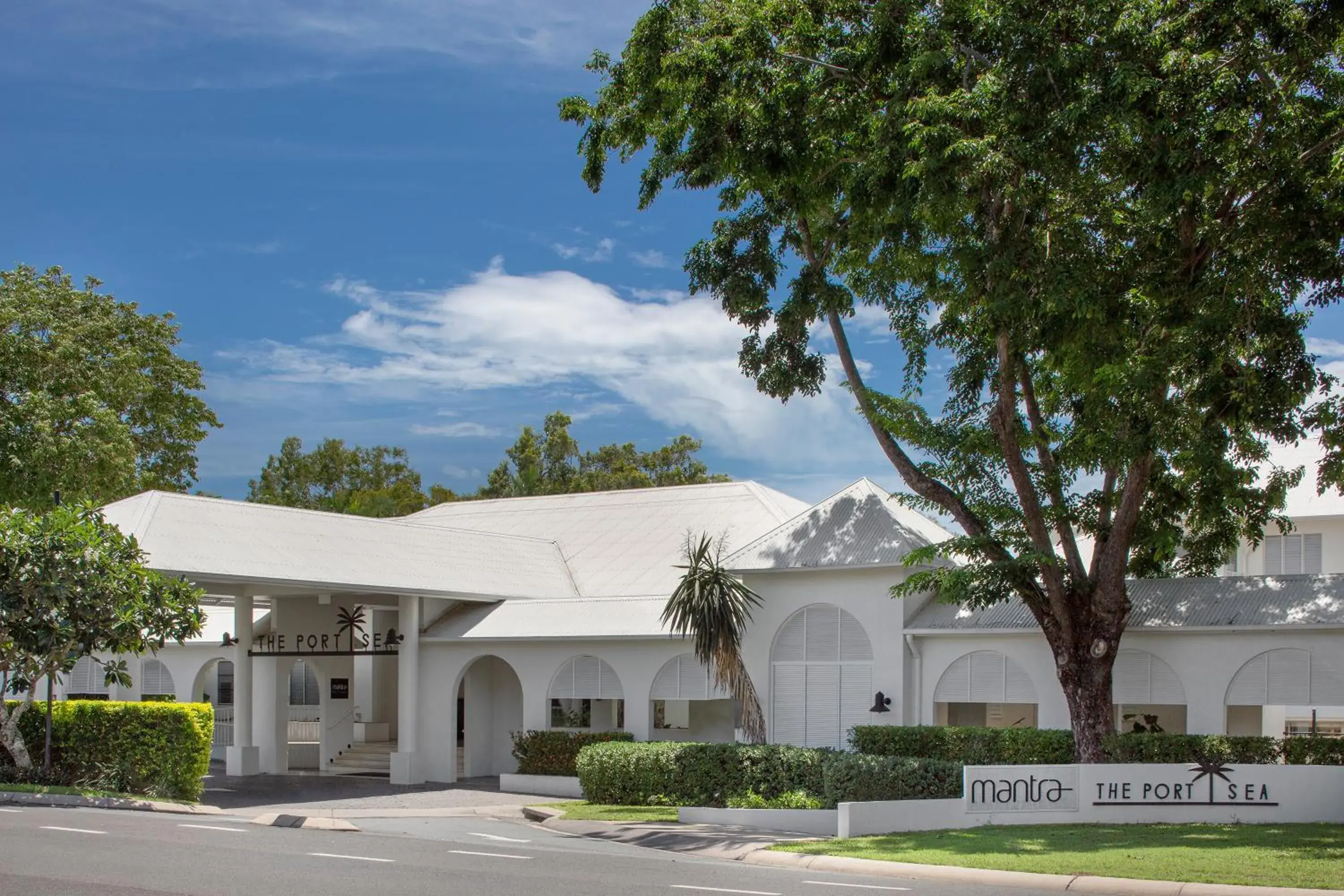 Property building in Mantra PortSea Property building in Mantra PortSea