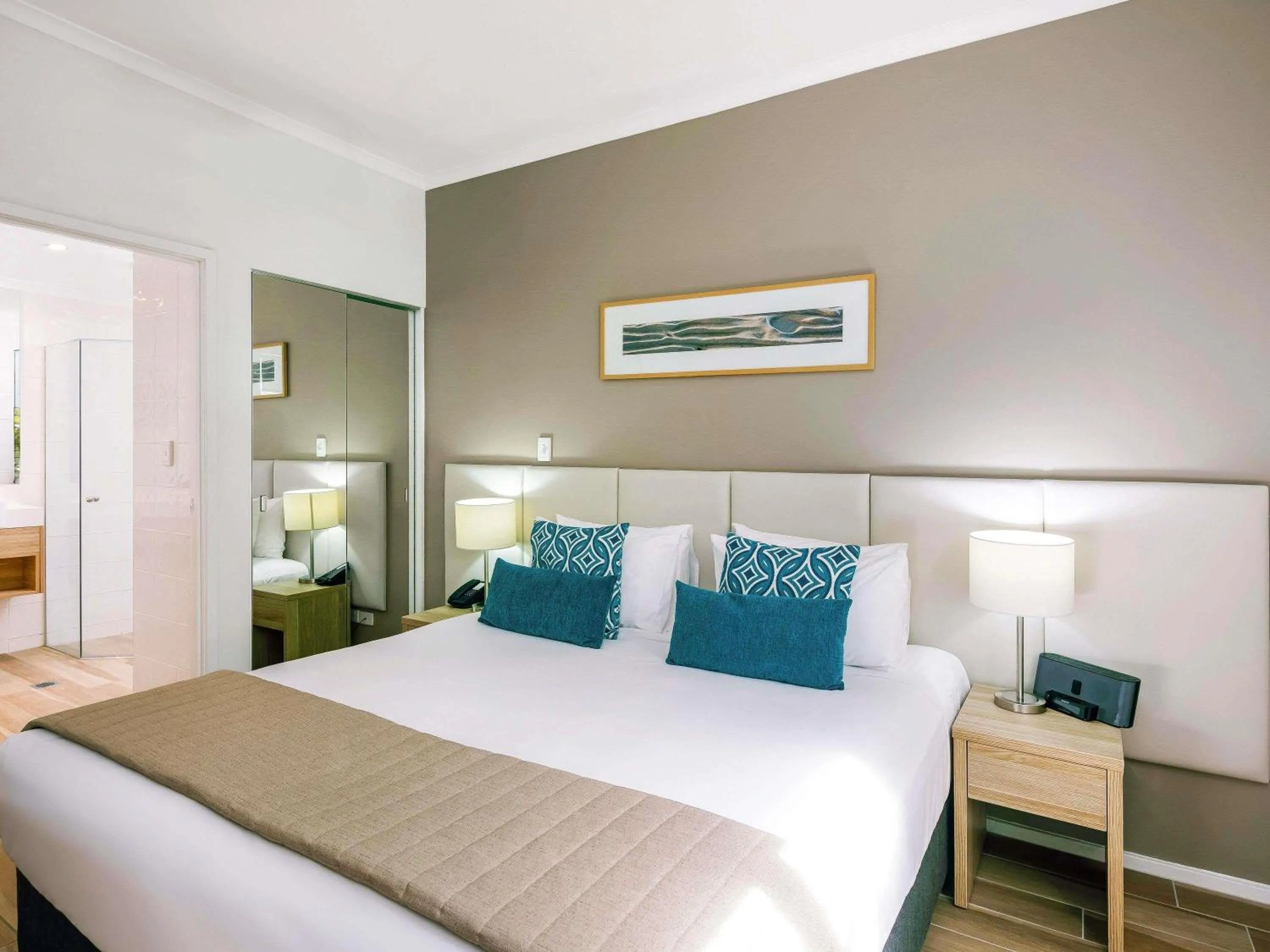 Property building, Bed in Mantra PortSea