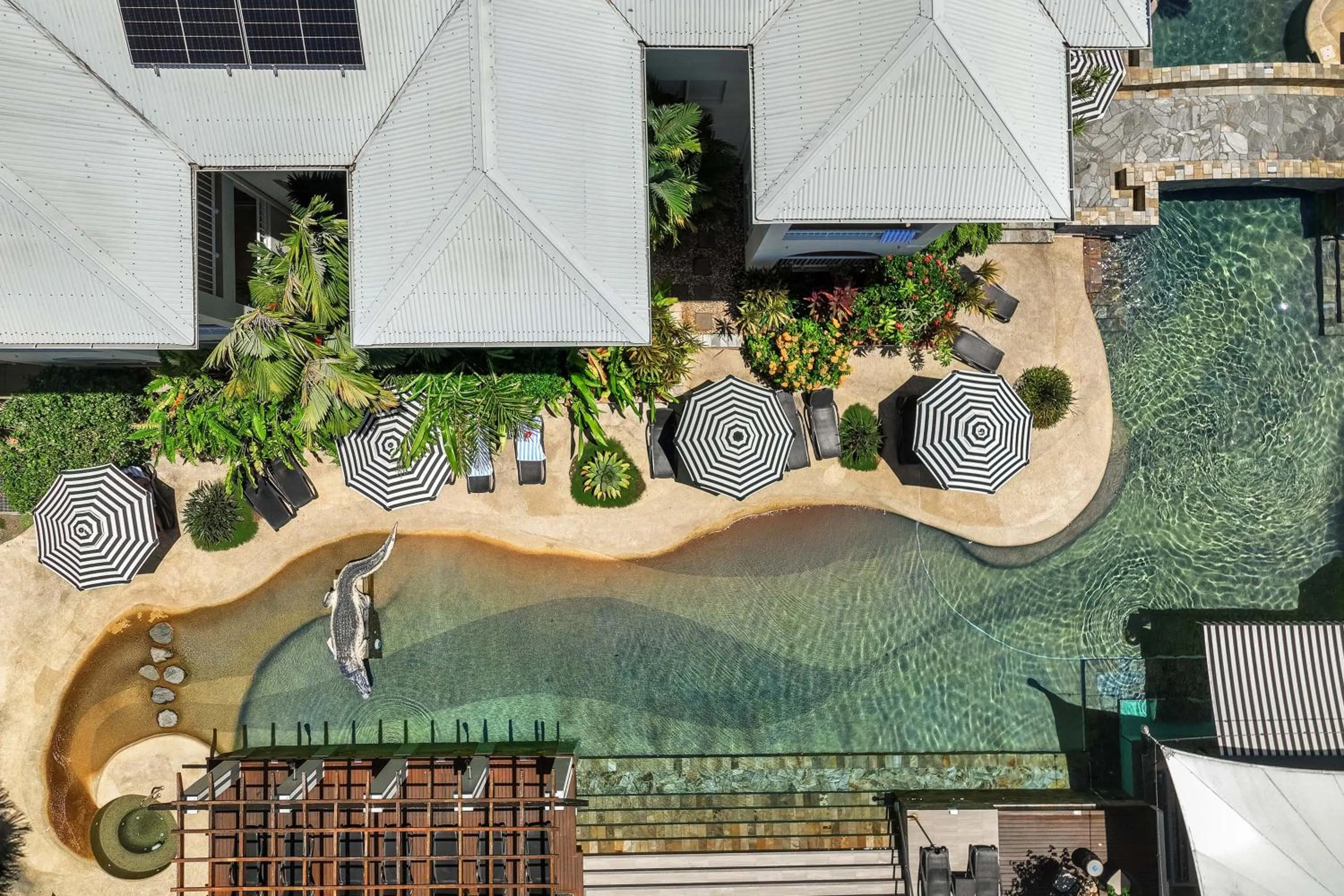 Swimming pool in Mantra PortSea