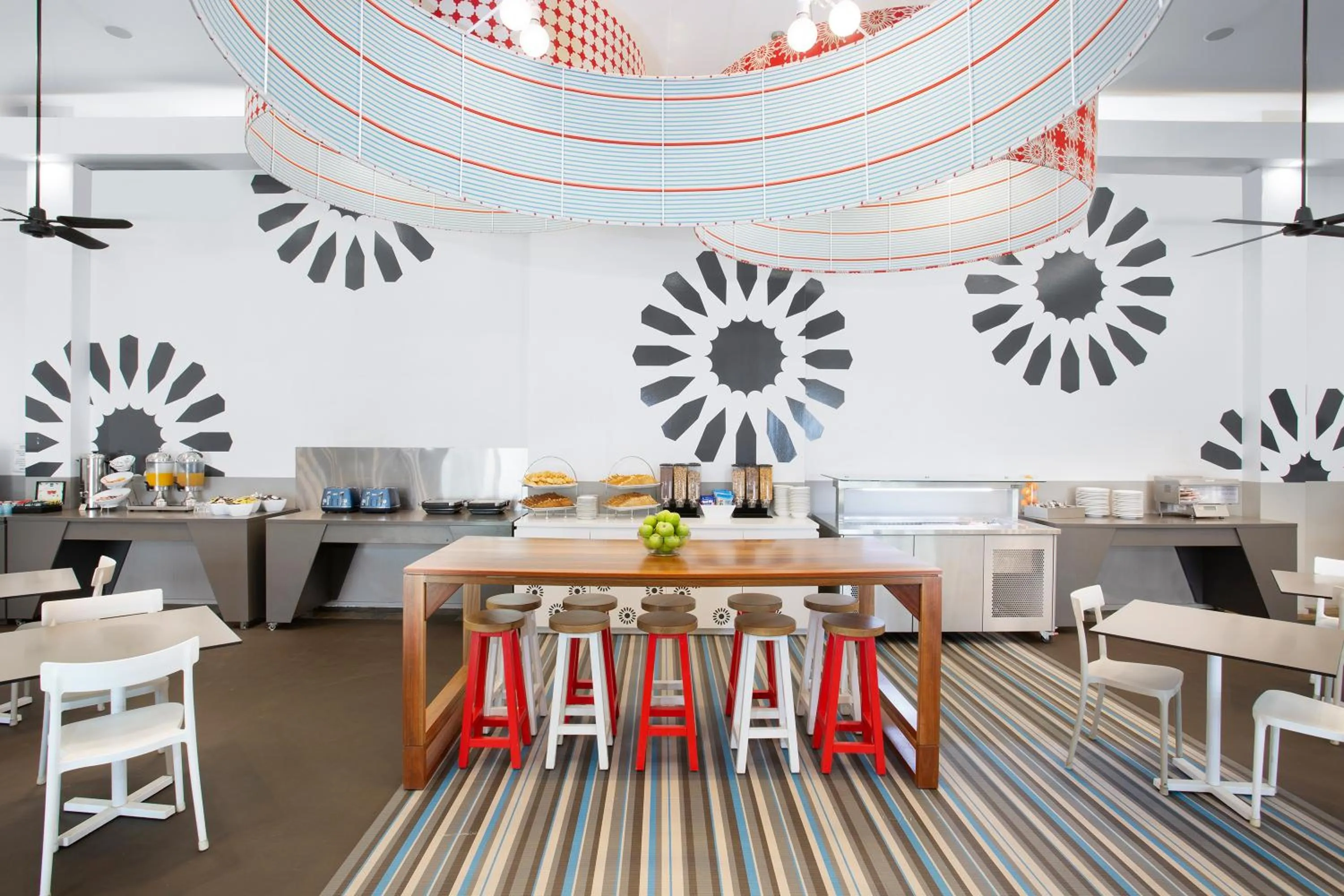 Breakfast in Mantra PortSea