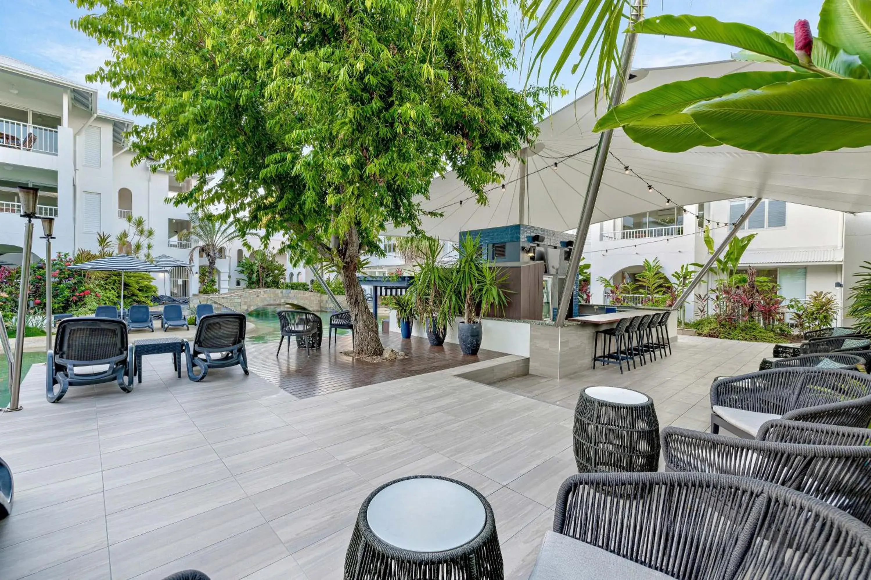 Lounge or bar in Mantra PortSea Lounge or bar in Mantra PortSea