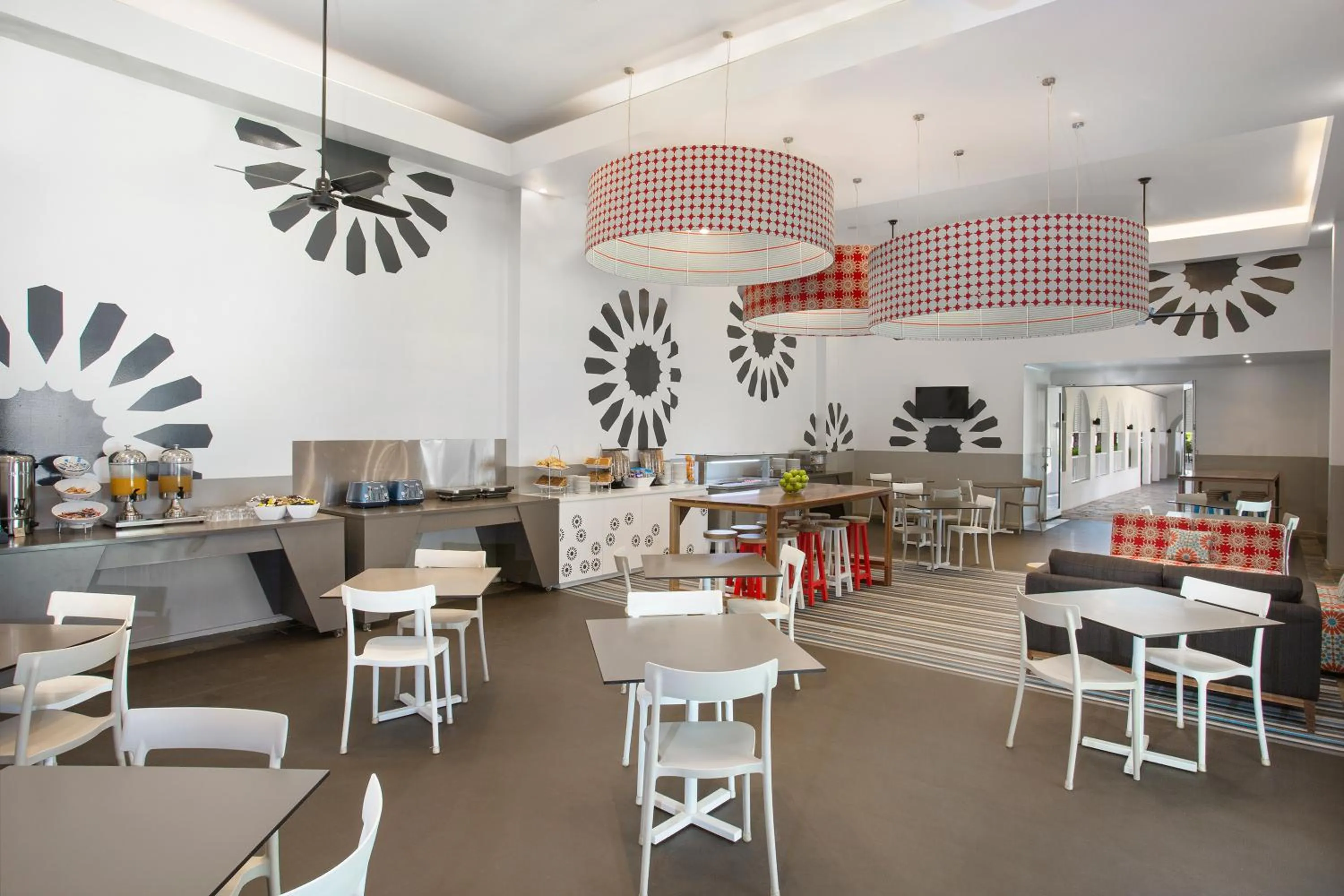 Breakfast in Mantra PortSea