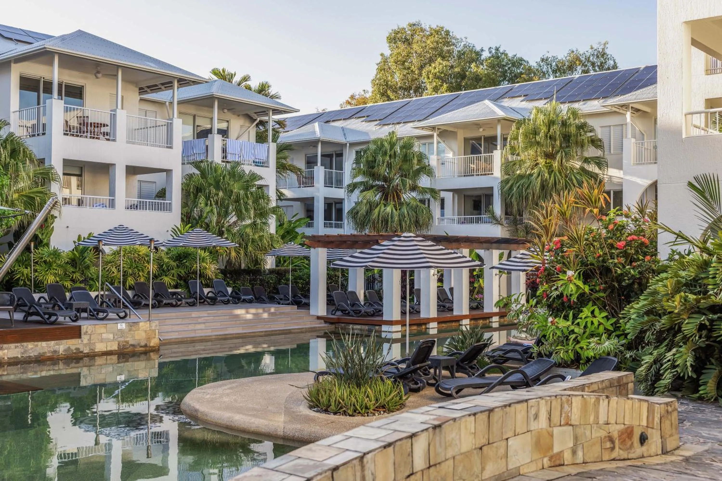Swimming pool in Mantra PortSea
