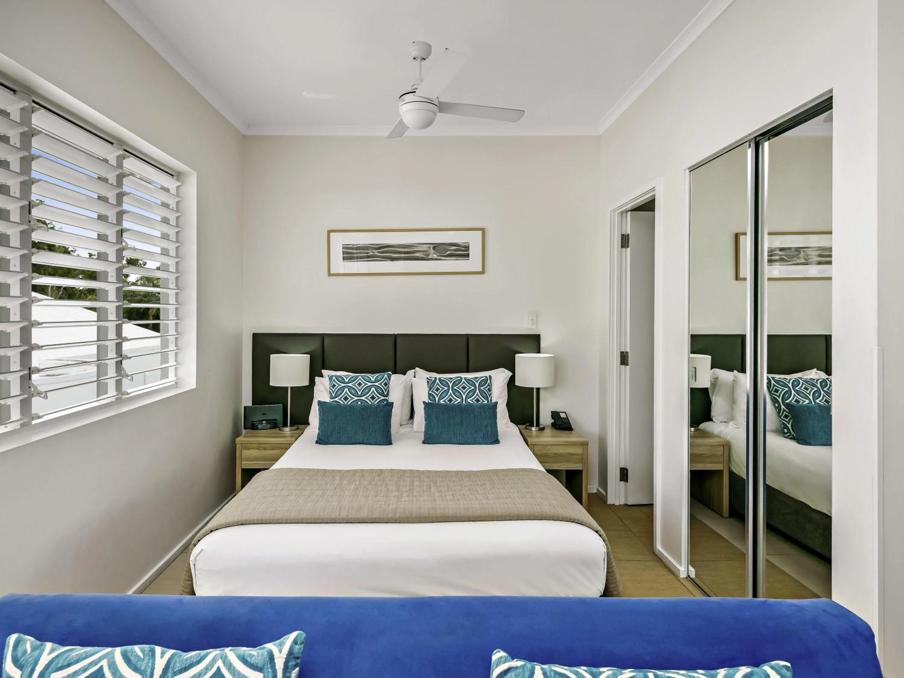 Bedroom, Bed in Mantra PortSea