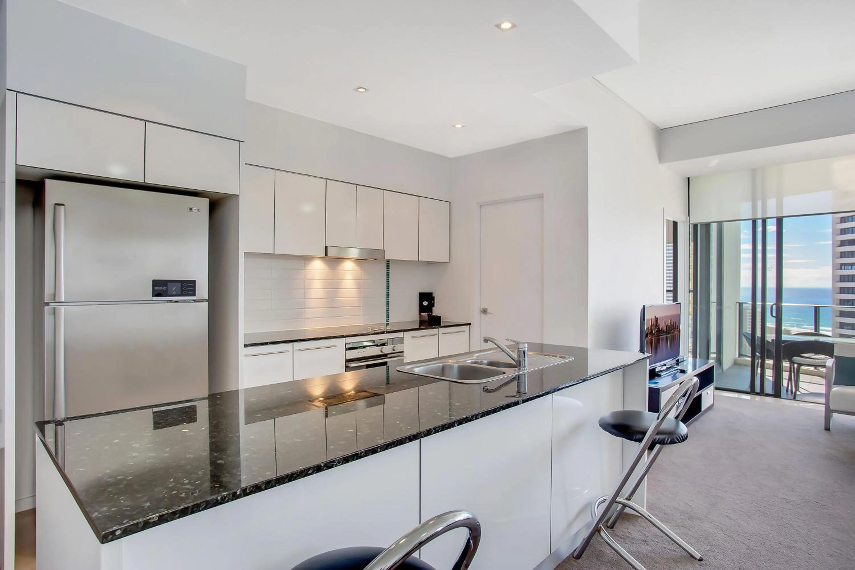 Kitchen or kitchenette in Mantra Sierra Grand