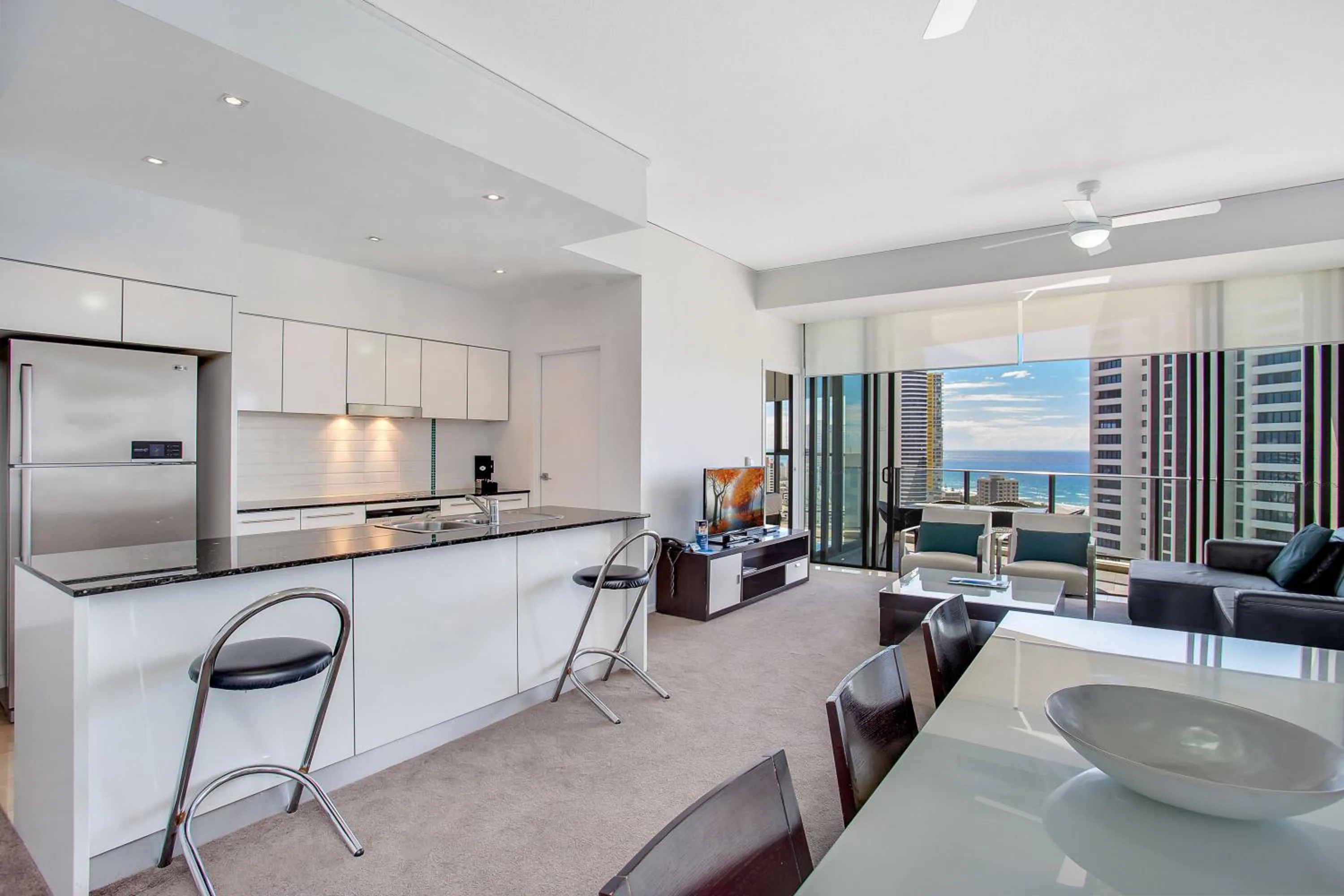 Kitchen or kitchenette in Mantra Sierra Grand