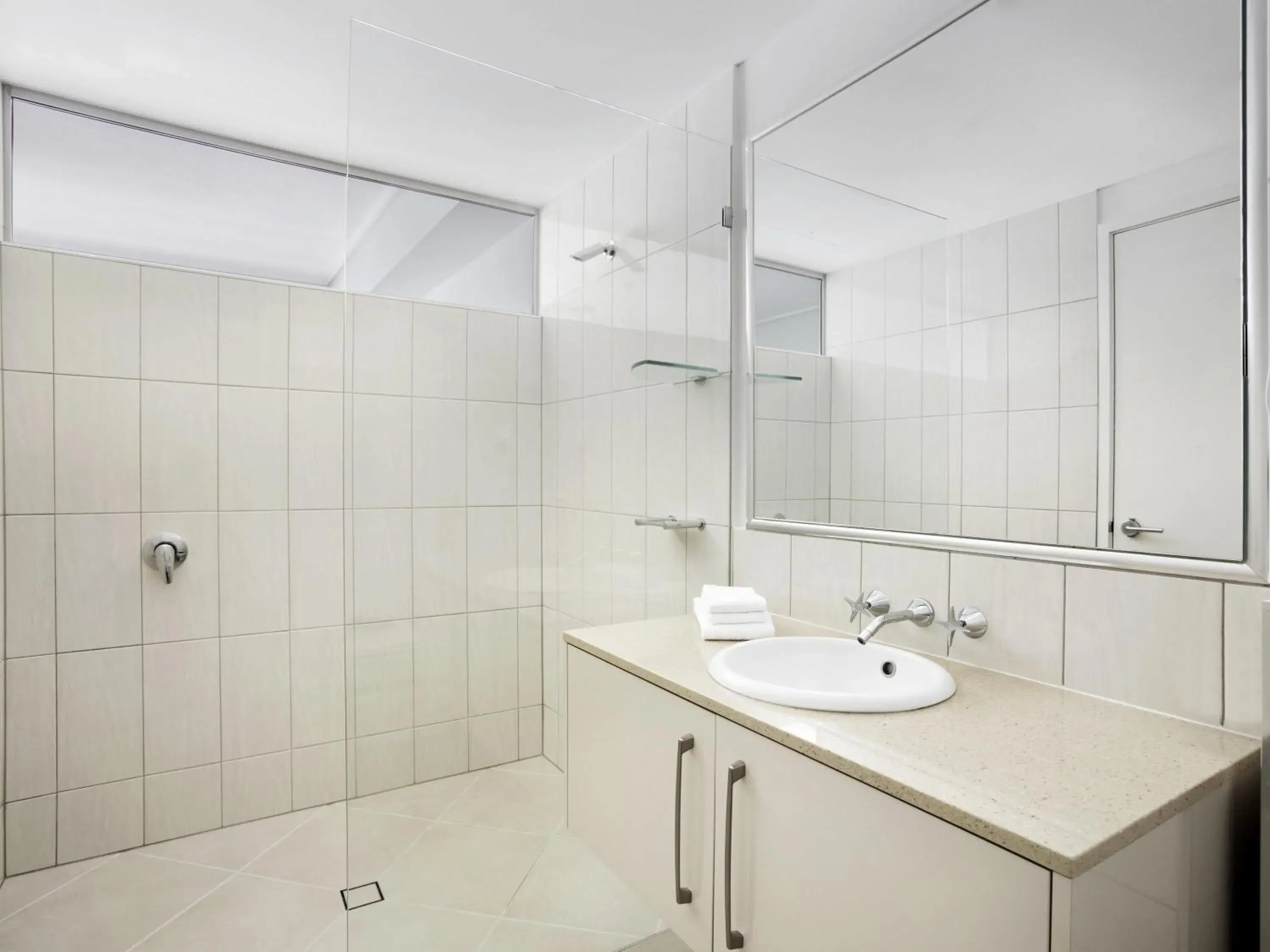 Bedroom in Mantra Trilogy Bedroom in Mantra Trilogy