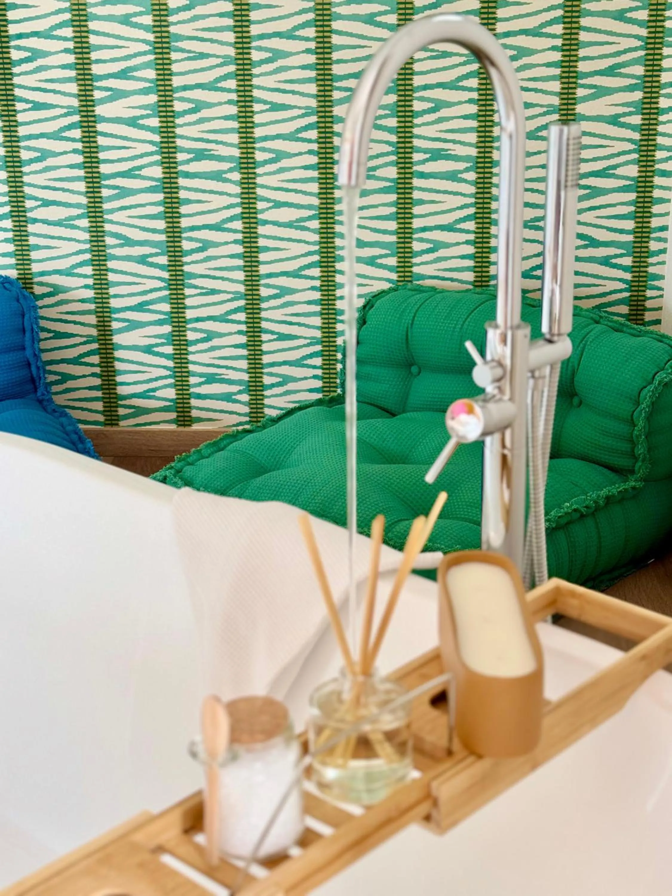 Bath in Hotel Villa Edera & La Torretta