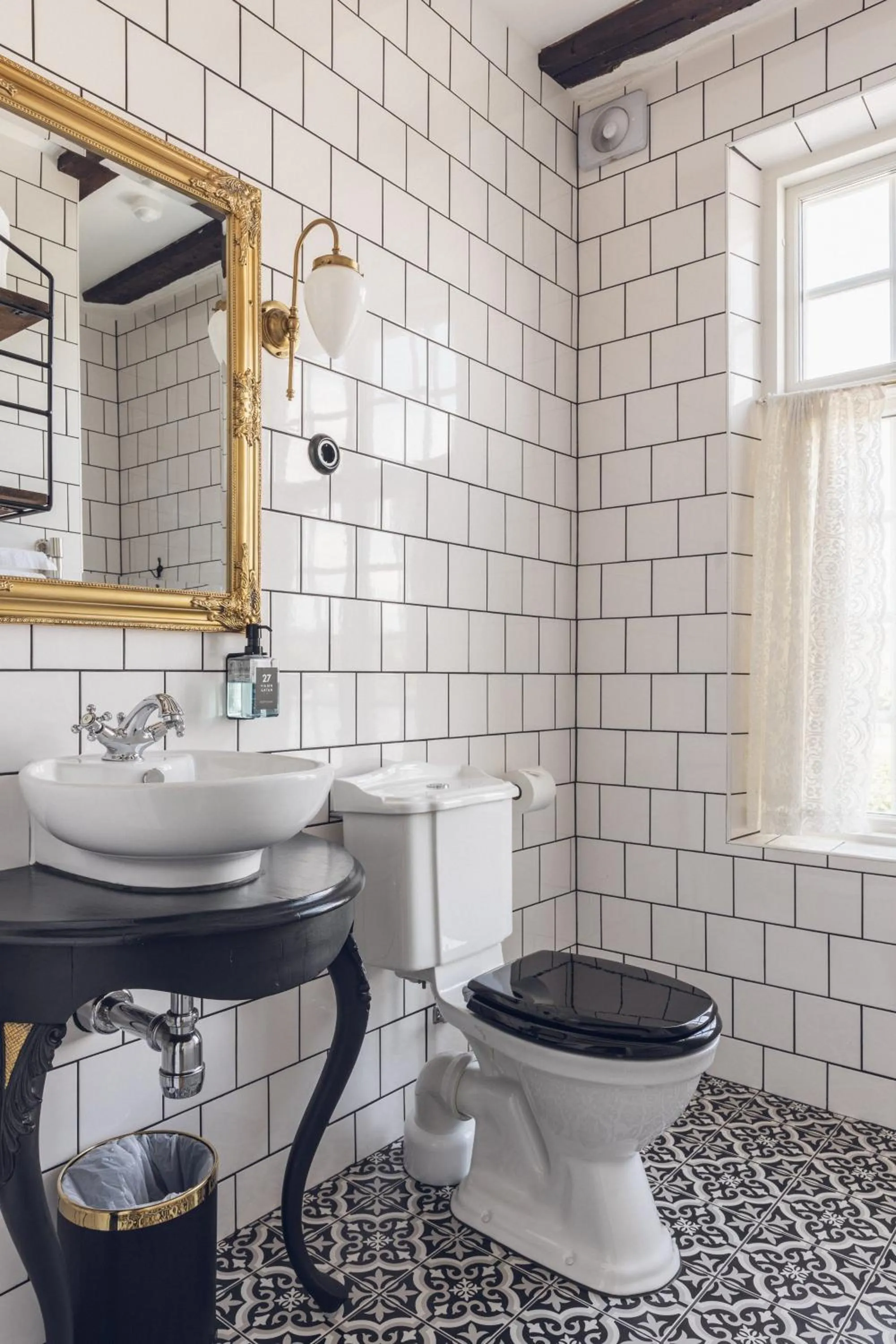 Bathroom in Hotell Hamngatan 27