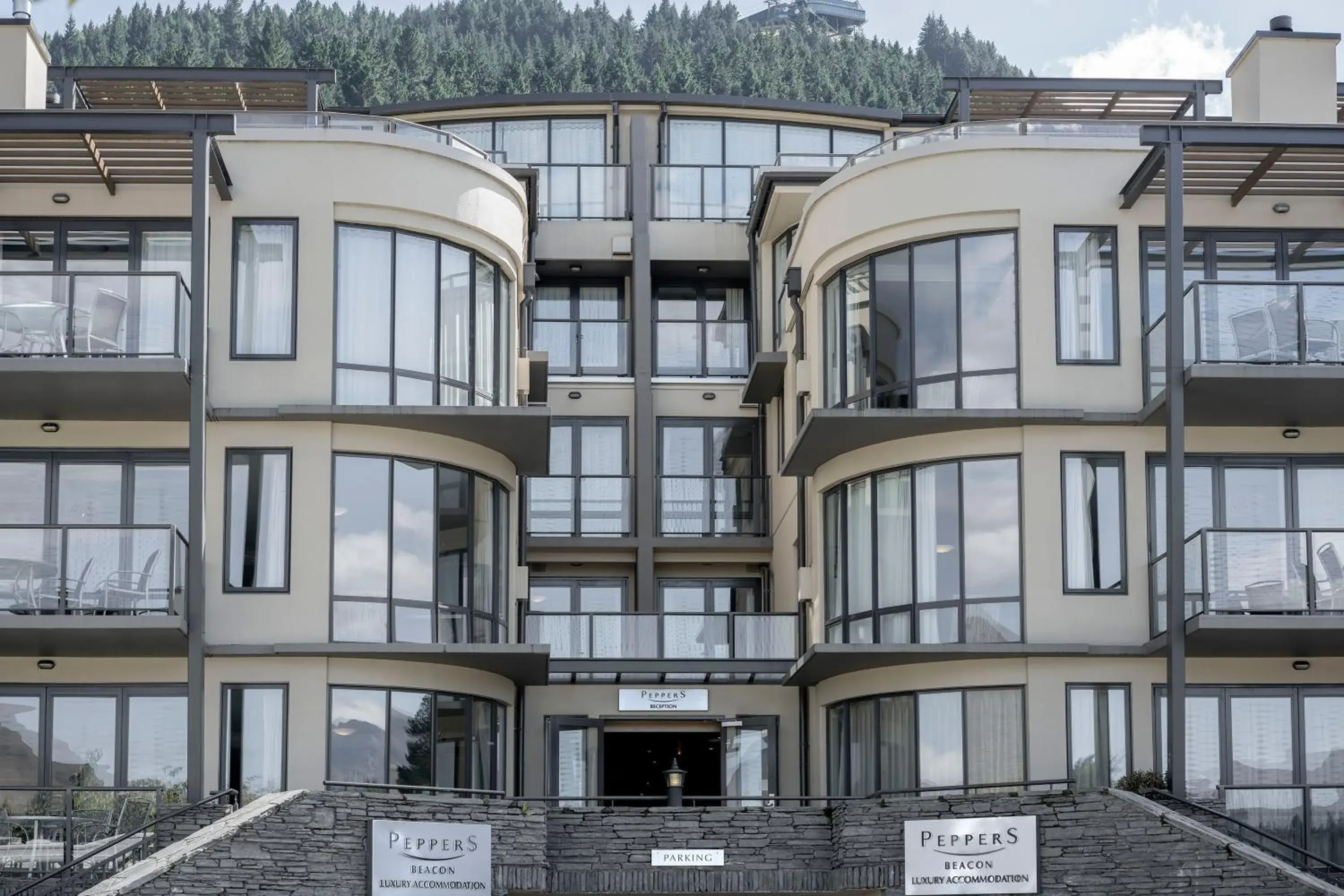 Property building in Peppers Beacon Property building in Peppers Beacon