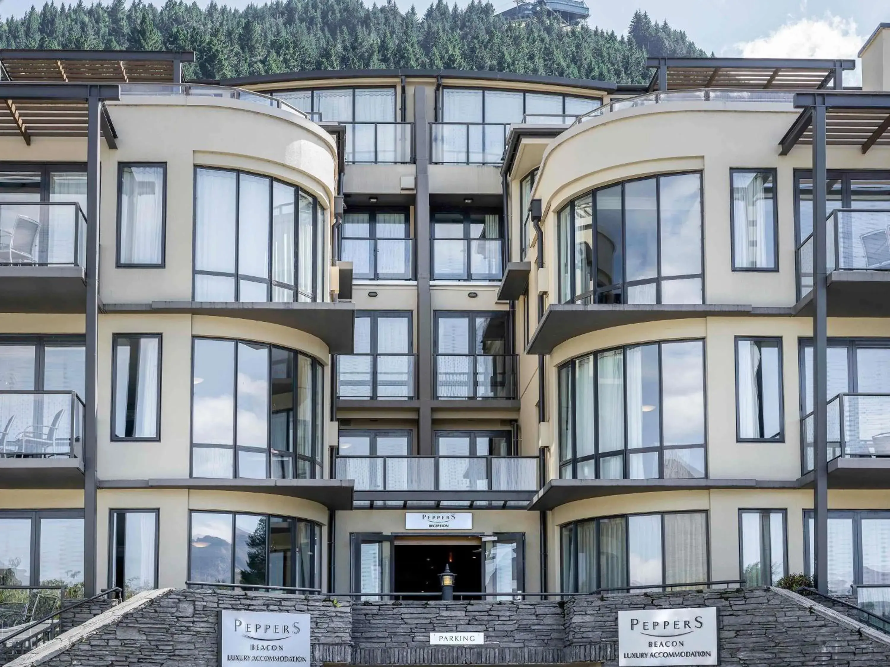 Property building in Peppers Beacon Property building in Peppers Beacon