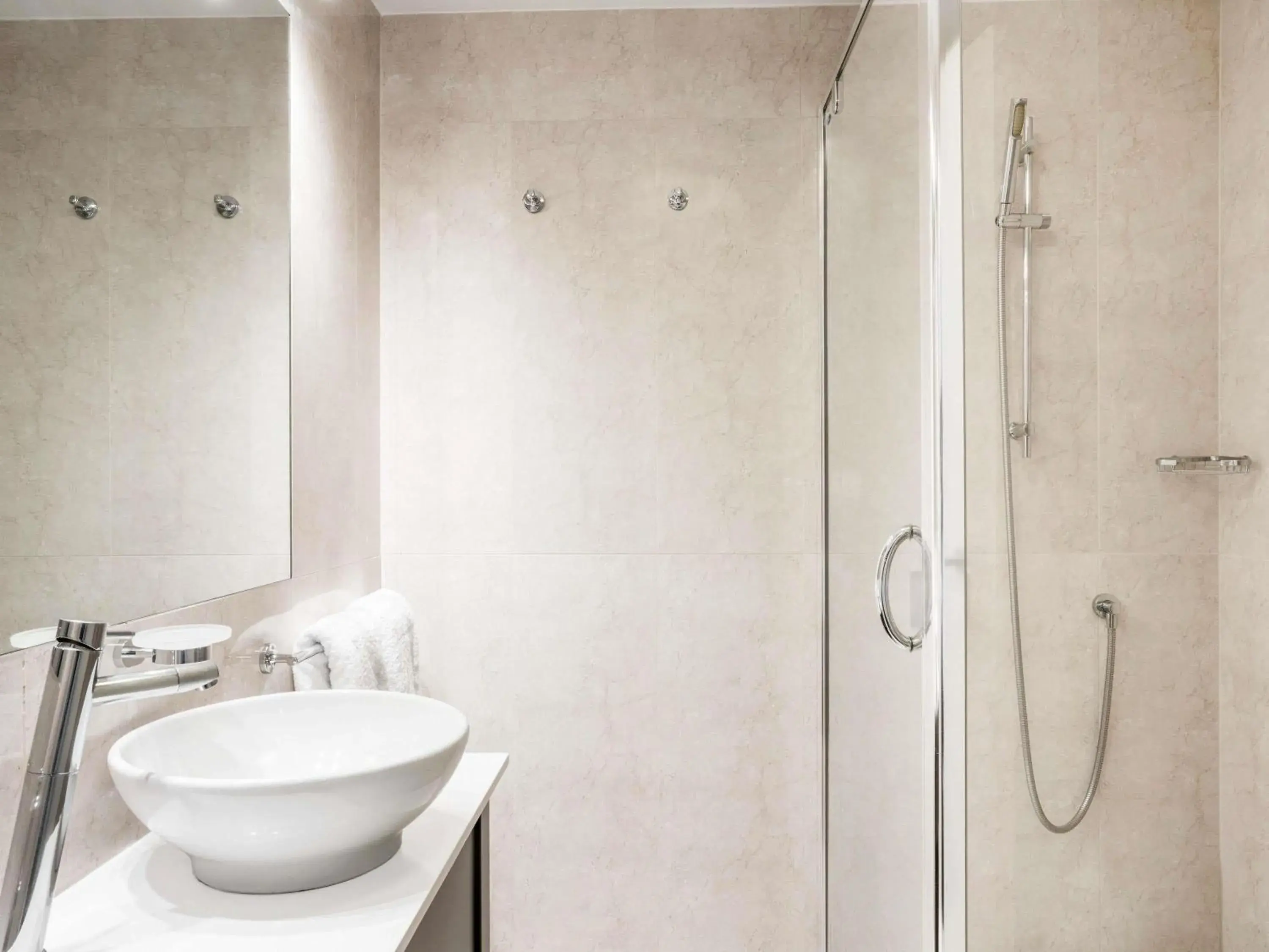 Bedroom in Peppers Beacon Bedroom in Peppers Beacon