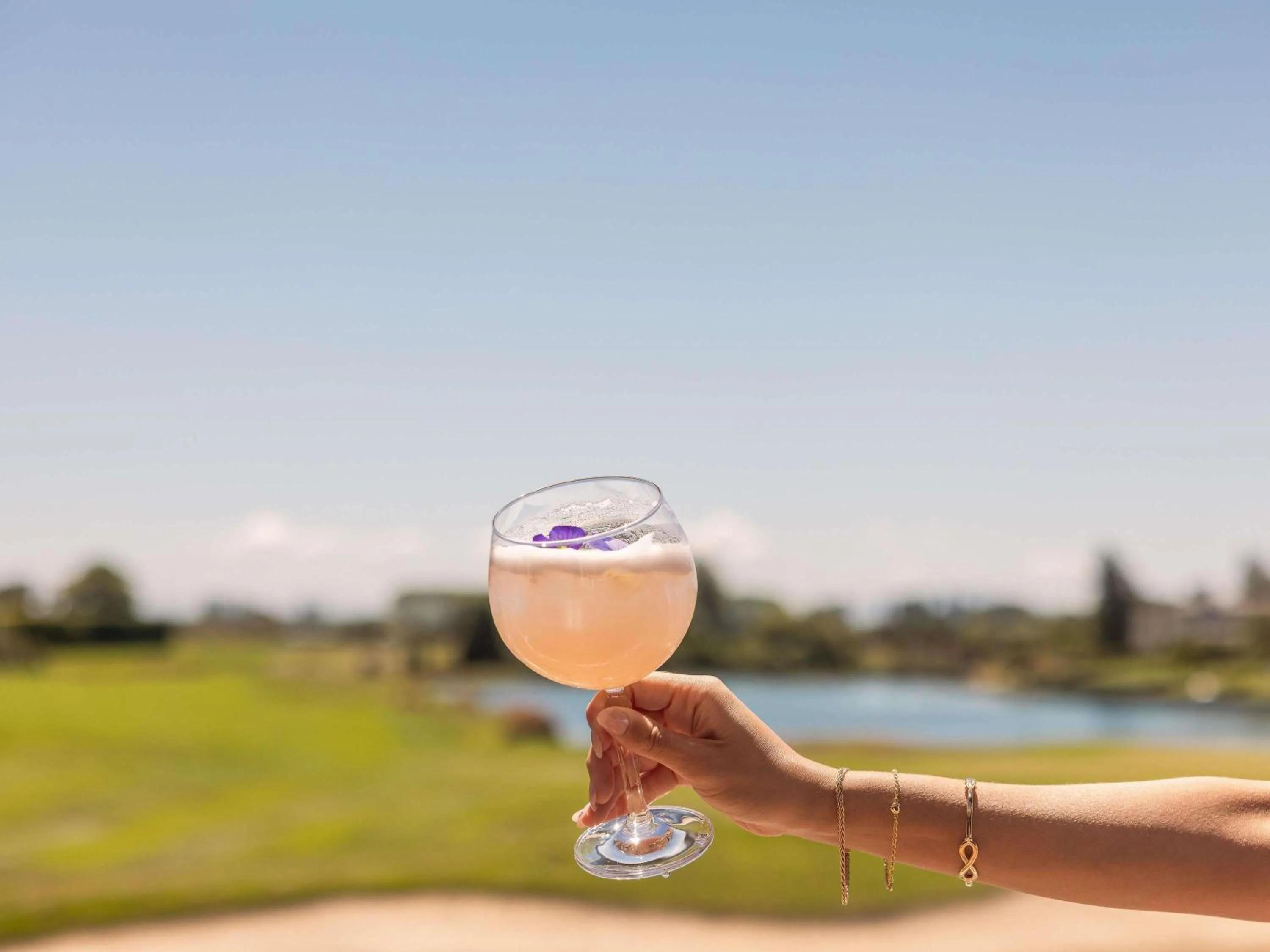 Lounge or bar in Peppers Clearwater Resort