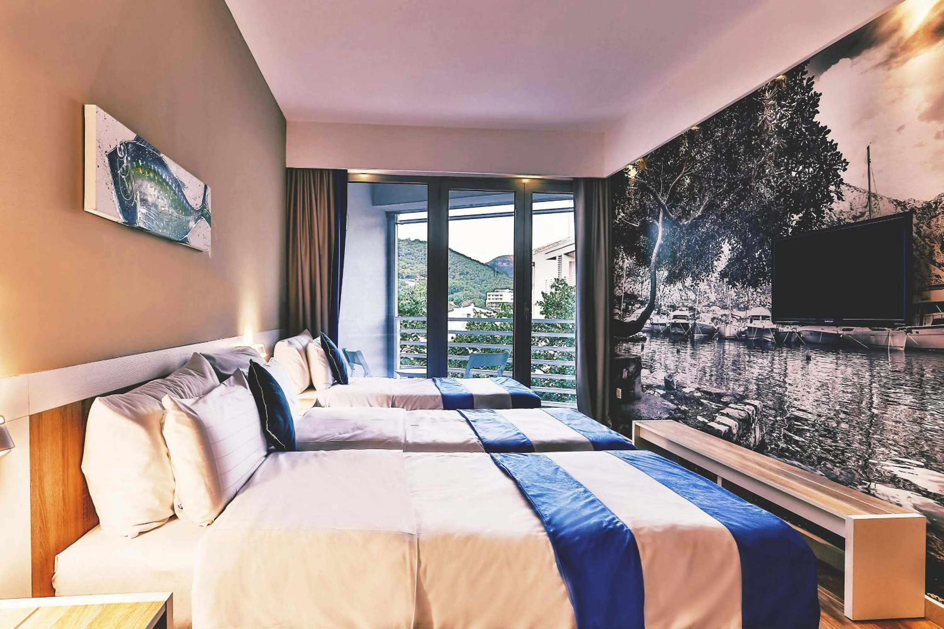 Bedroom, Bed in Carine Hotel Delfin