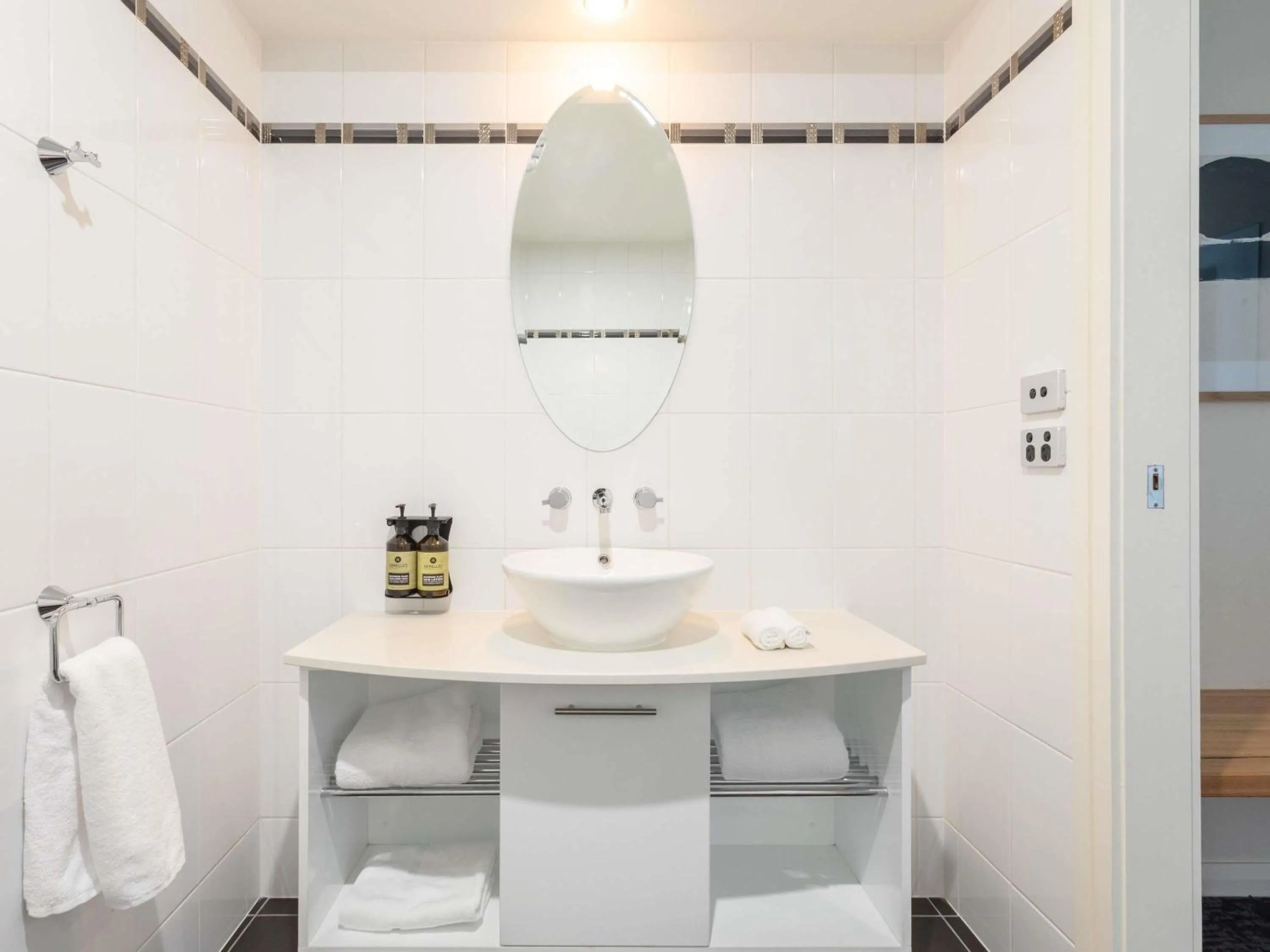 Bedroom in Peppers Seaport Launceston