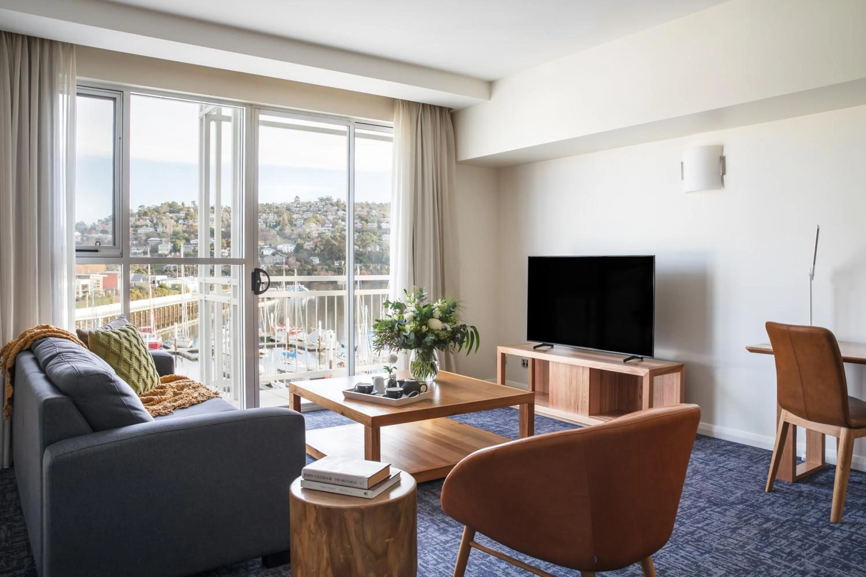 Living room in Peppers Seaport Launceston