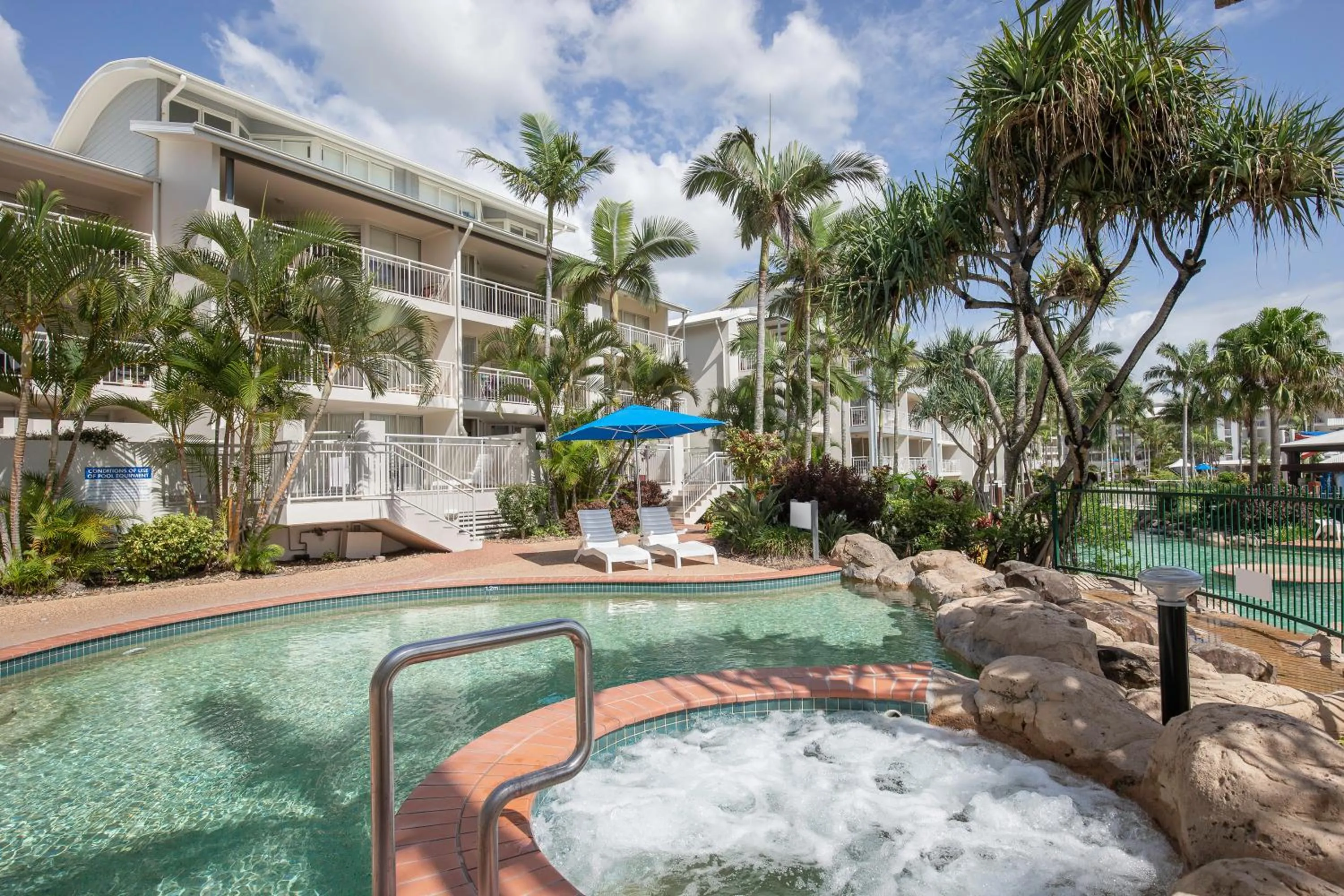 Swimming pool in BreakFree Alexandra Beach