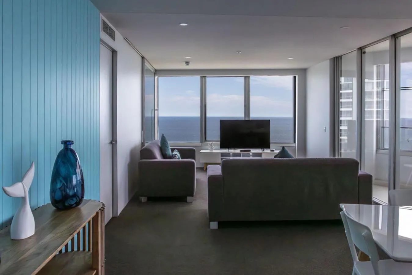 TV and multimedia in Q1 Resort & Spa - Official