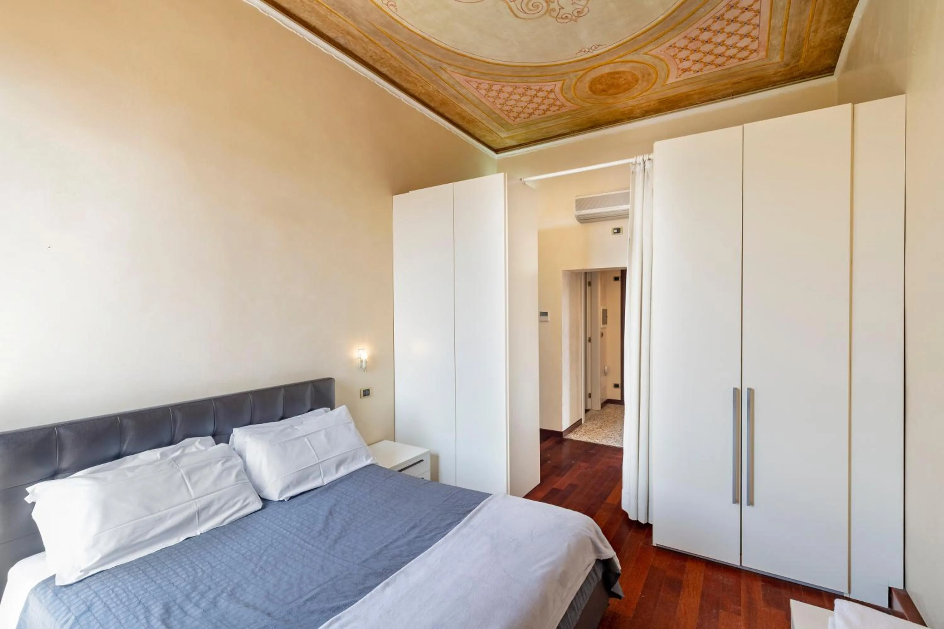 Bed in Doge Morosini Palace by Wonderful Italy