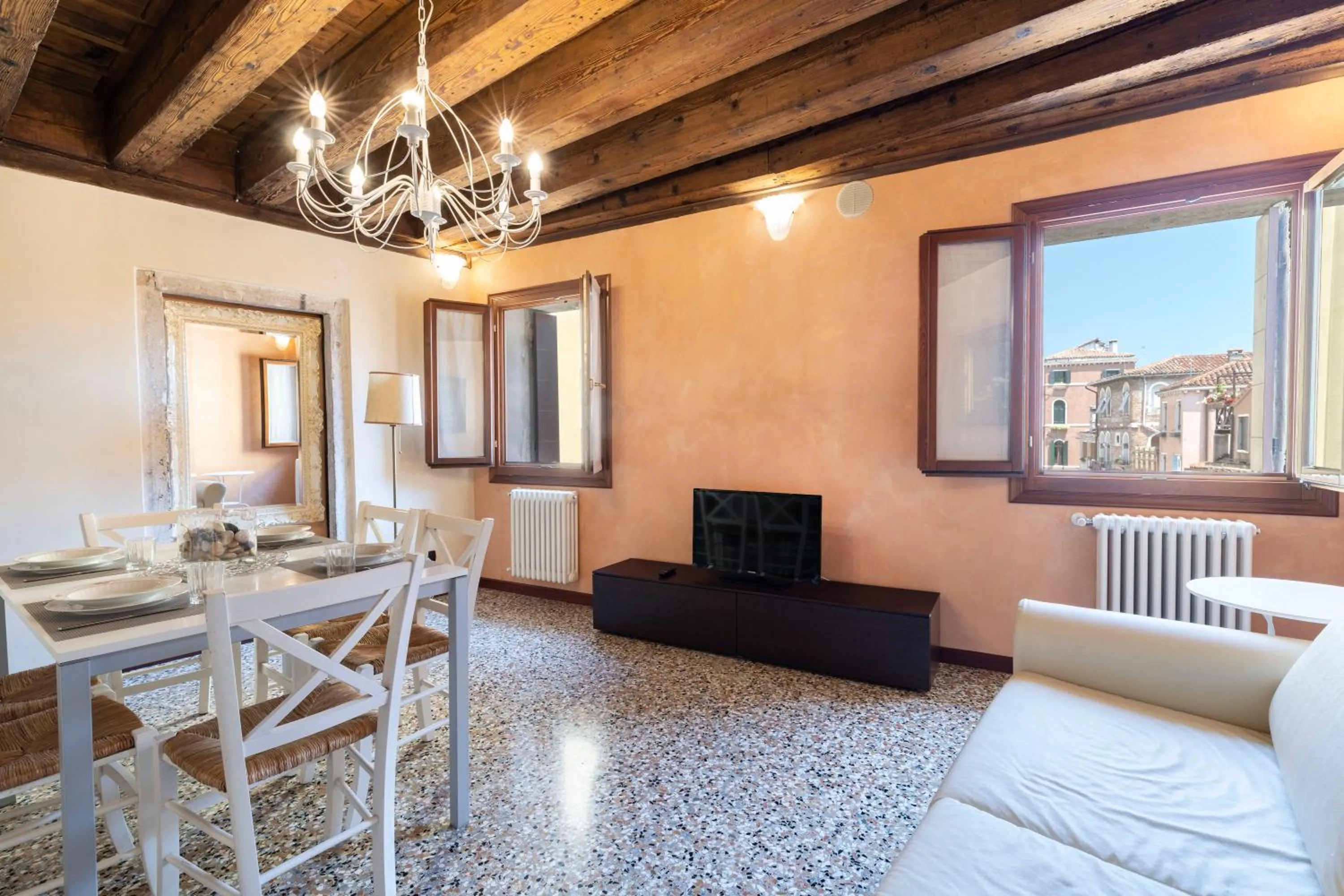 Living room in Doge Morosini Palace by Wonderful Italy