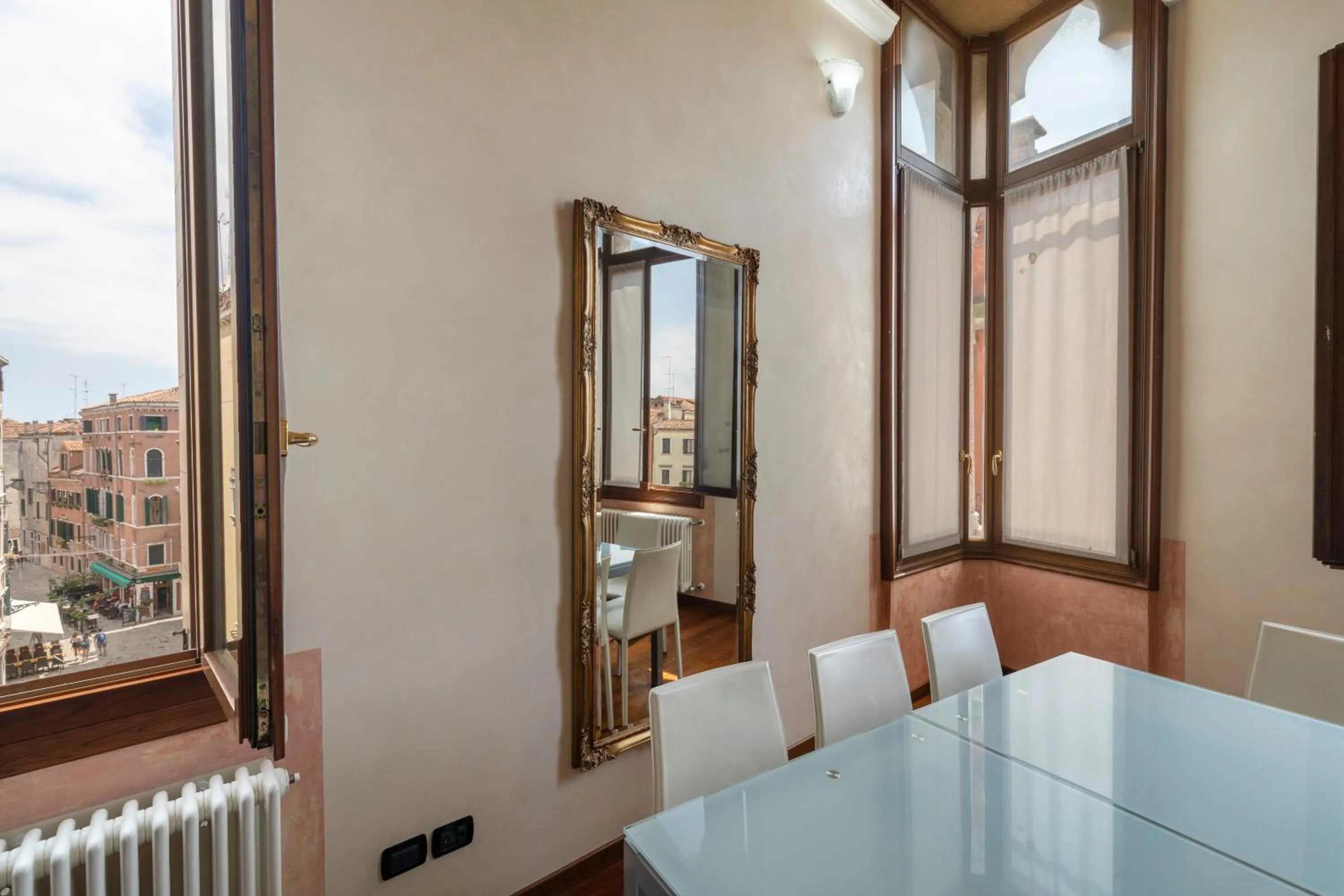 Dining area in Doge Morosini Palace by Wonderful Italy