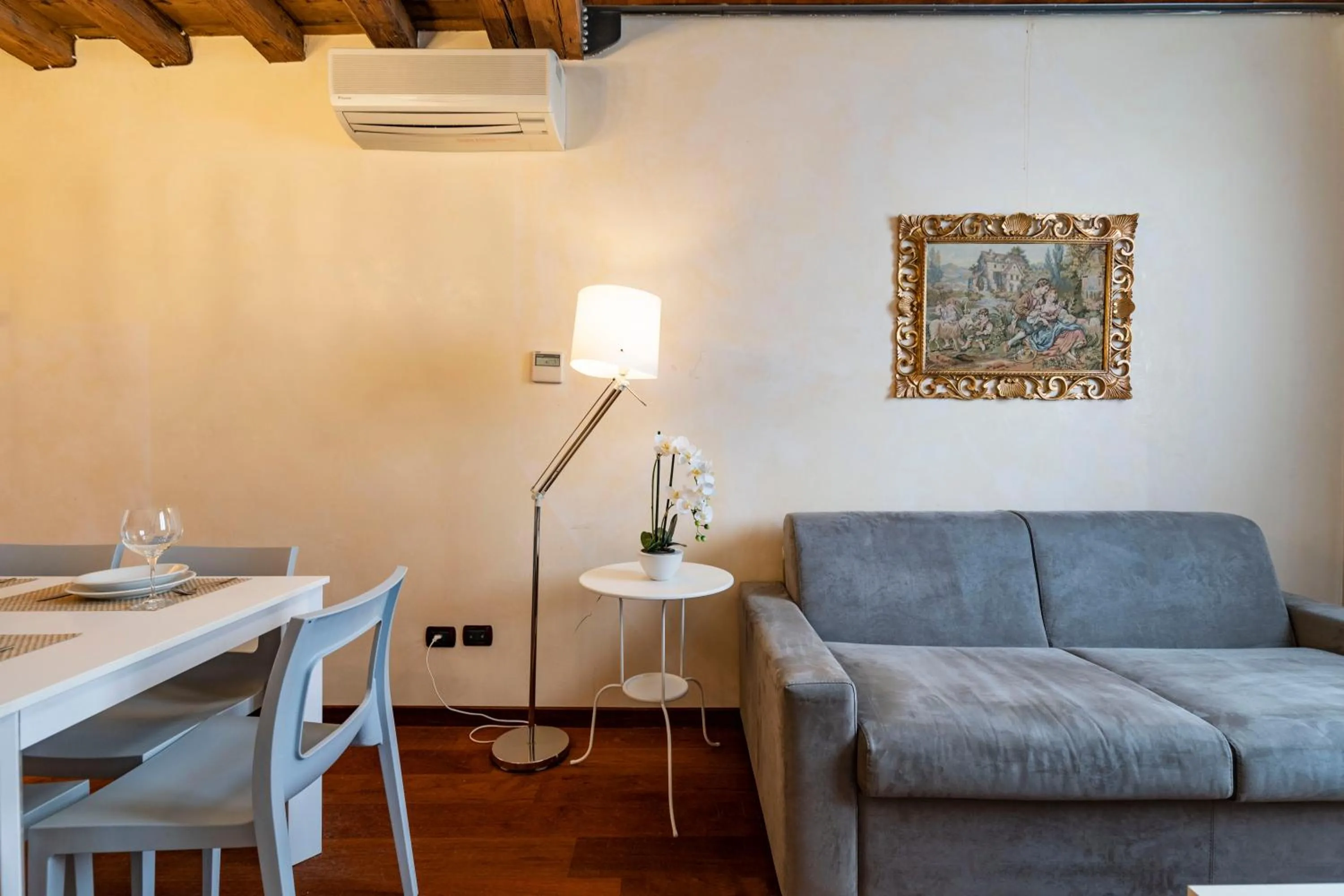 Living room in Doge Morosini Palace by Wonderful Italy