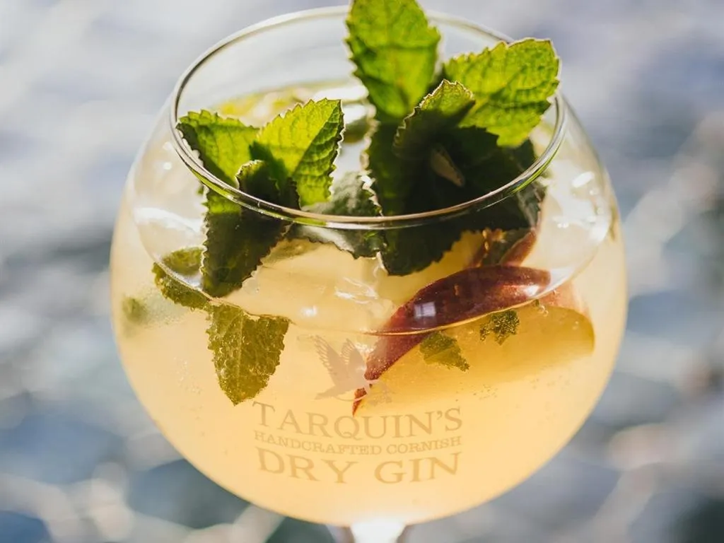 Lounge or bar in Beach House B&B