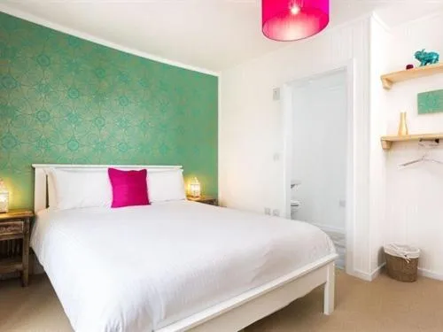 Bedroom, Bed in Beach House B&B