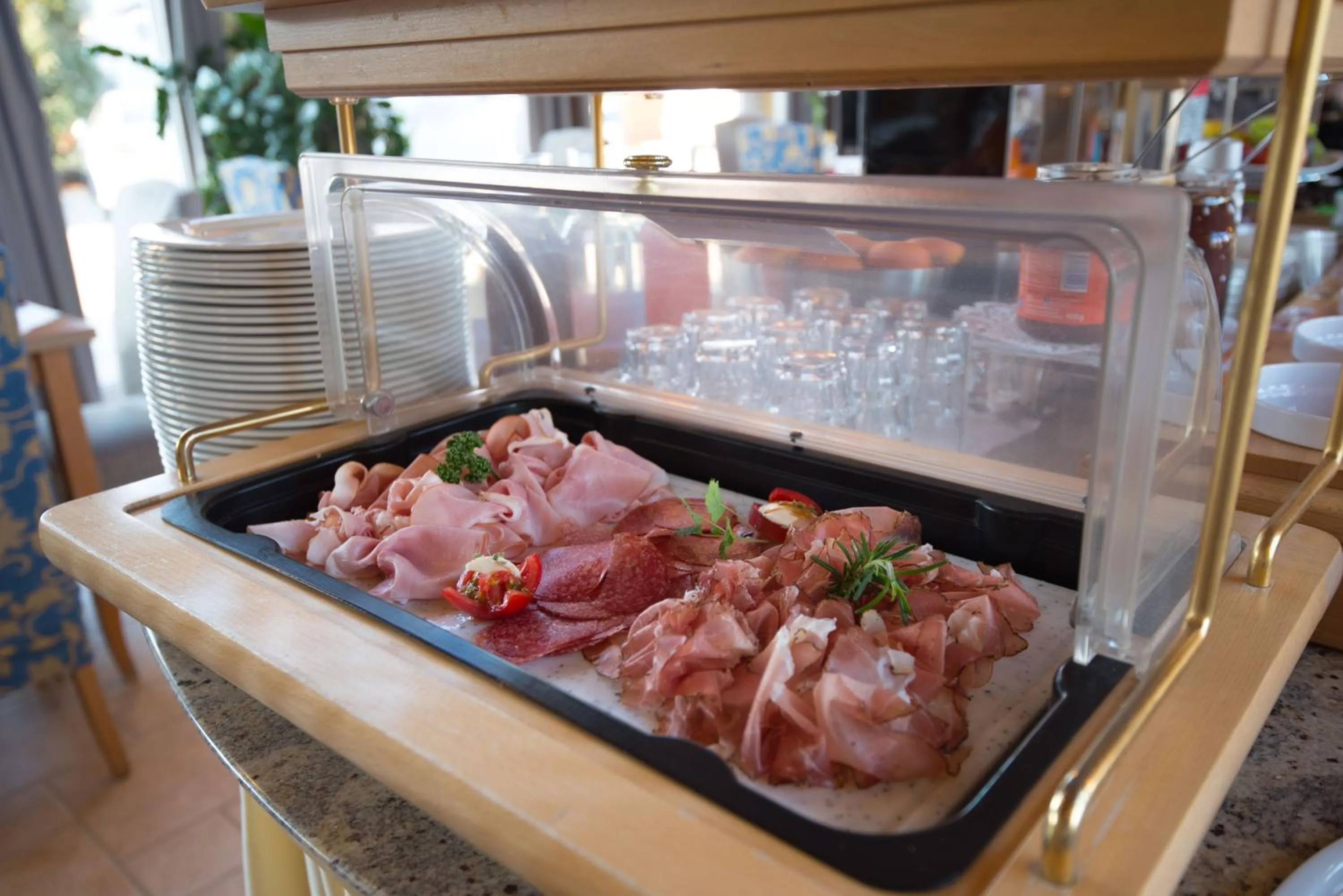 Buffet breakfast in Der Marienhof Hotel Garni