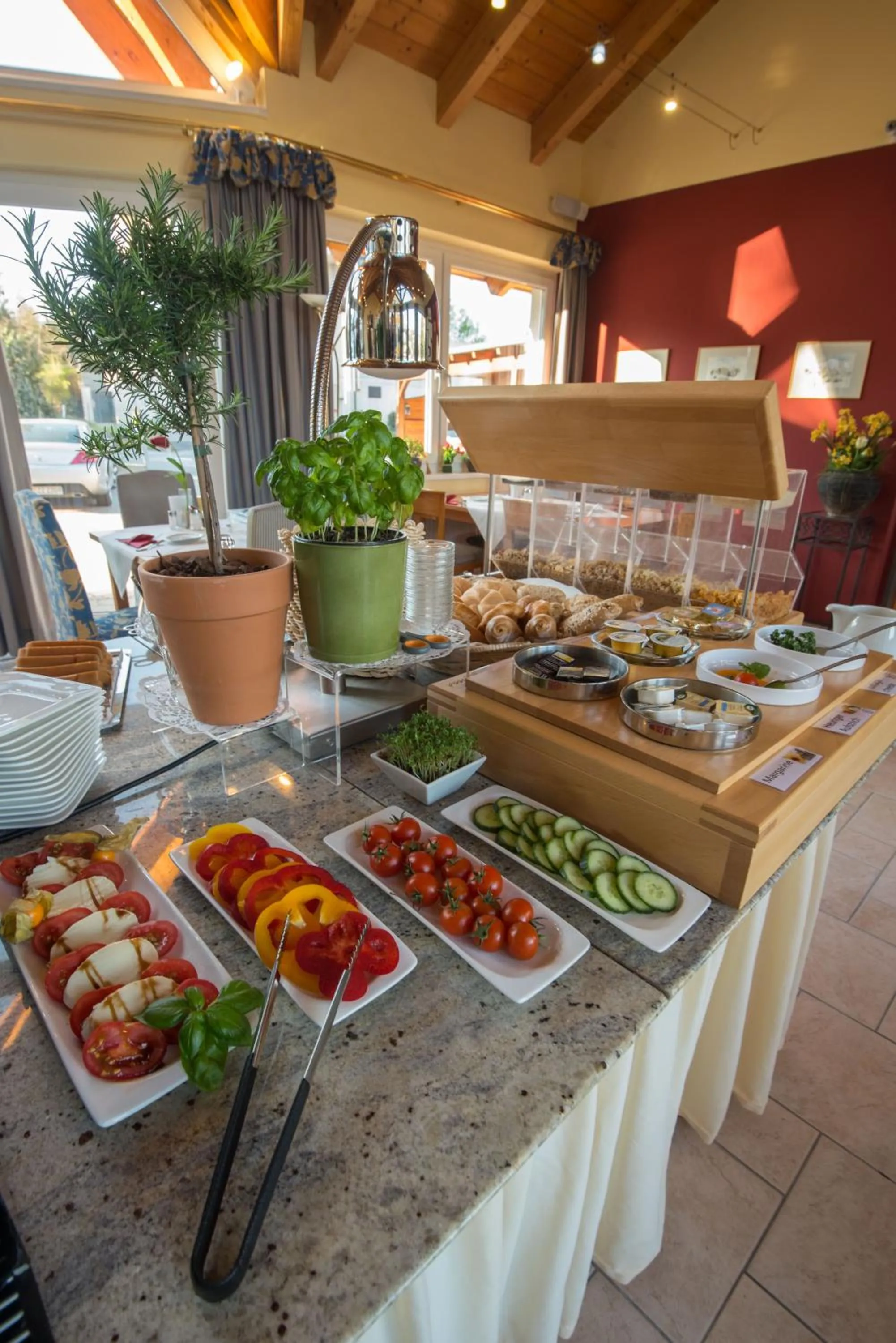 Buffet breakfast in Der Marienhof Hotel Garni