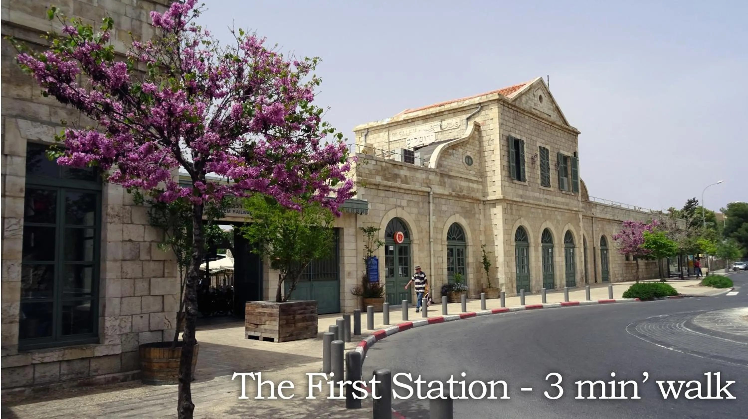 Nearby landmark, Property Building in The Colony Hotel