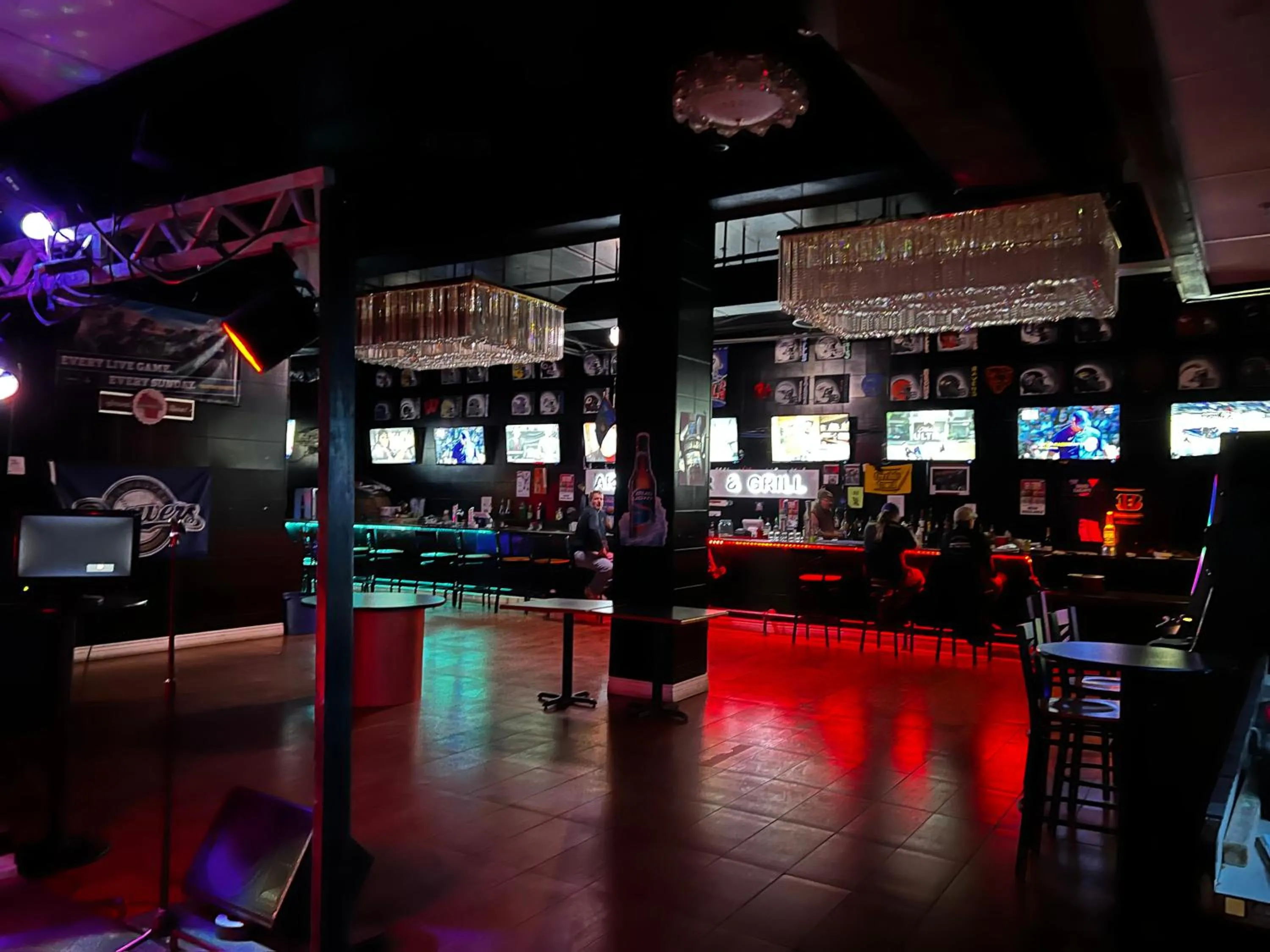 Nightclub / DJ in Baymont by Wyndham Delavan Near Lake Geneva