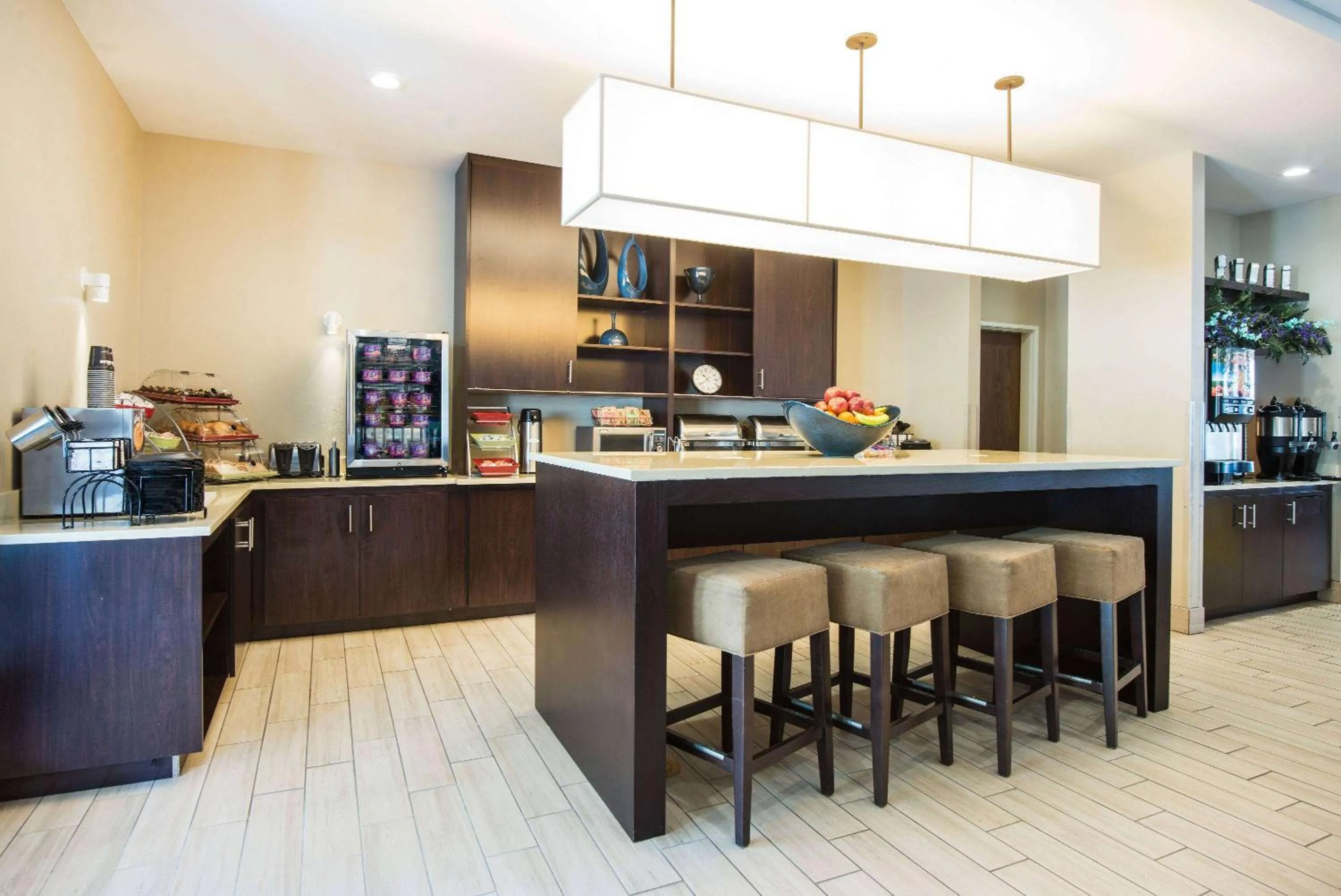 Breakfast in Hawthorn Extended Stay by Wyndham Saint Clairsville