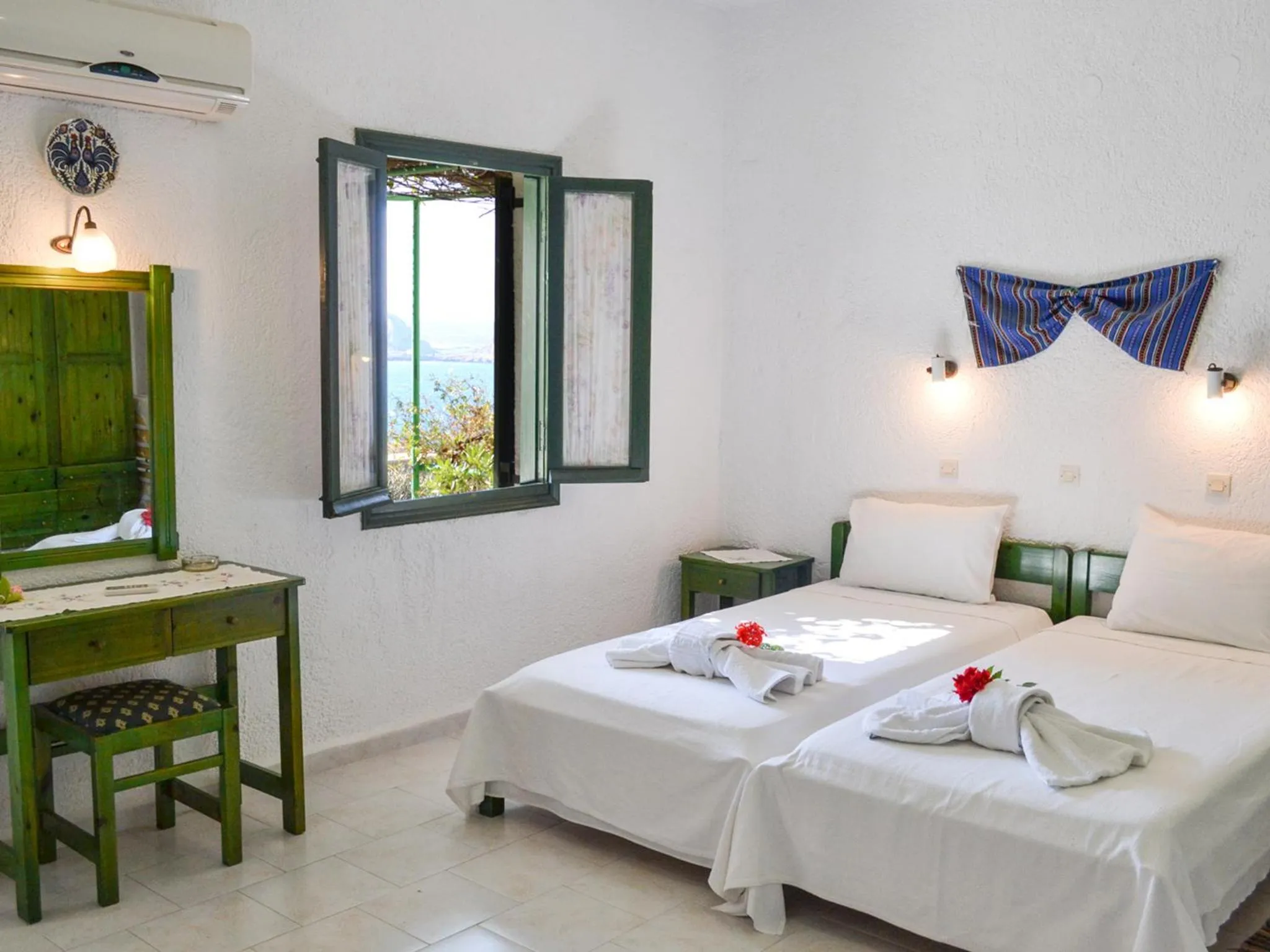 Bedroom, Bed in Hotel Finiki View