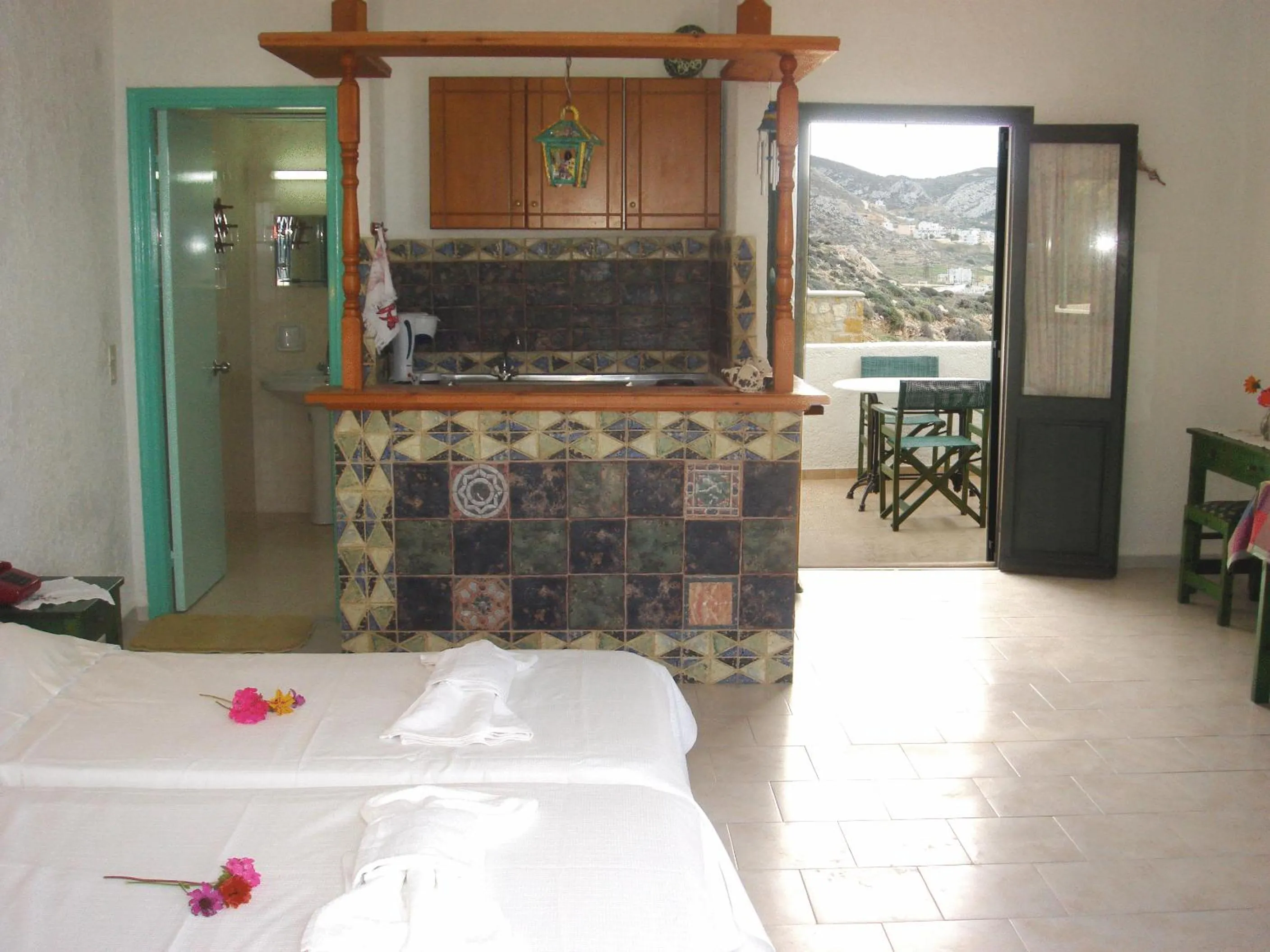 Day, Bed in Hotel Finiki View