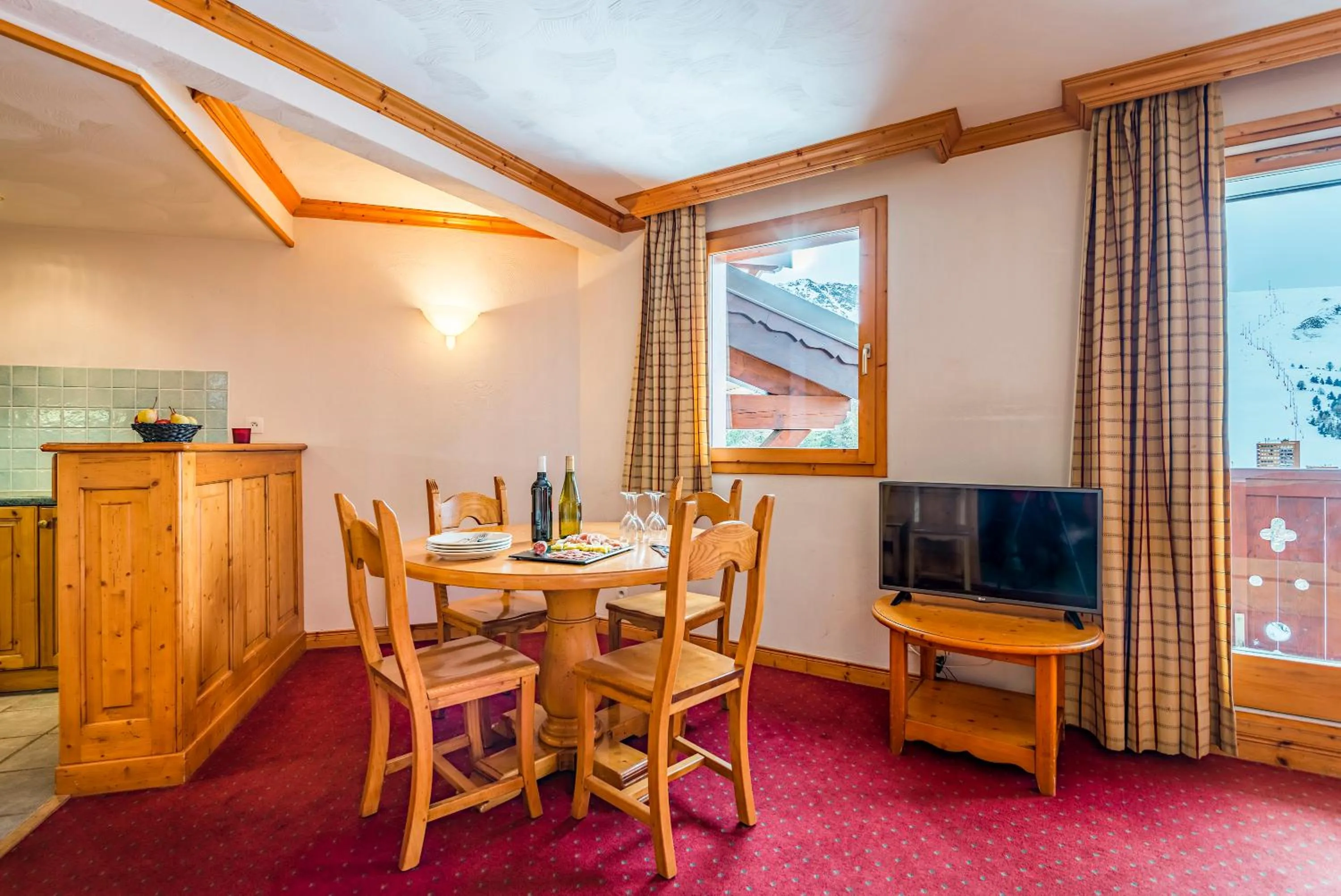 Dining area in Lagrange Vacances Aspen