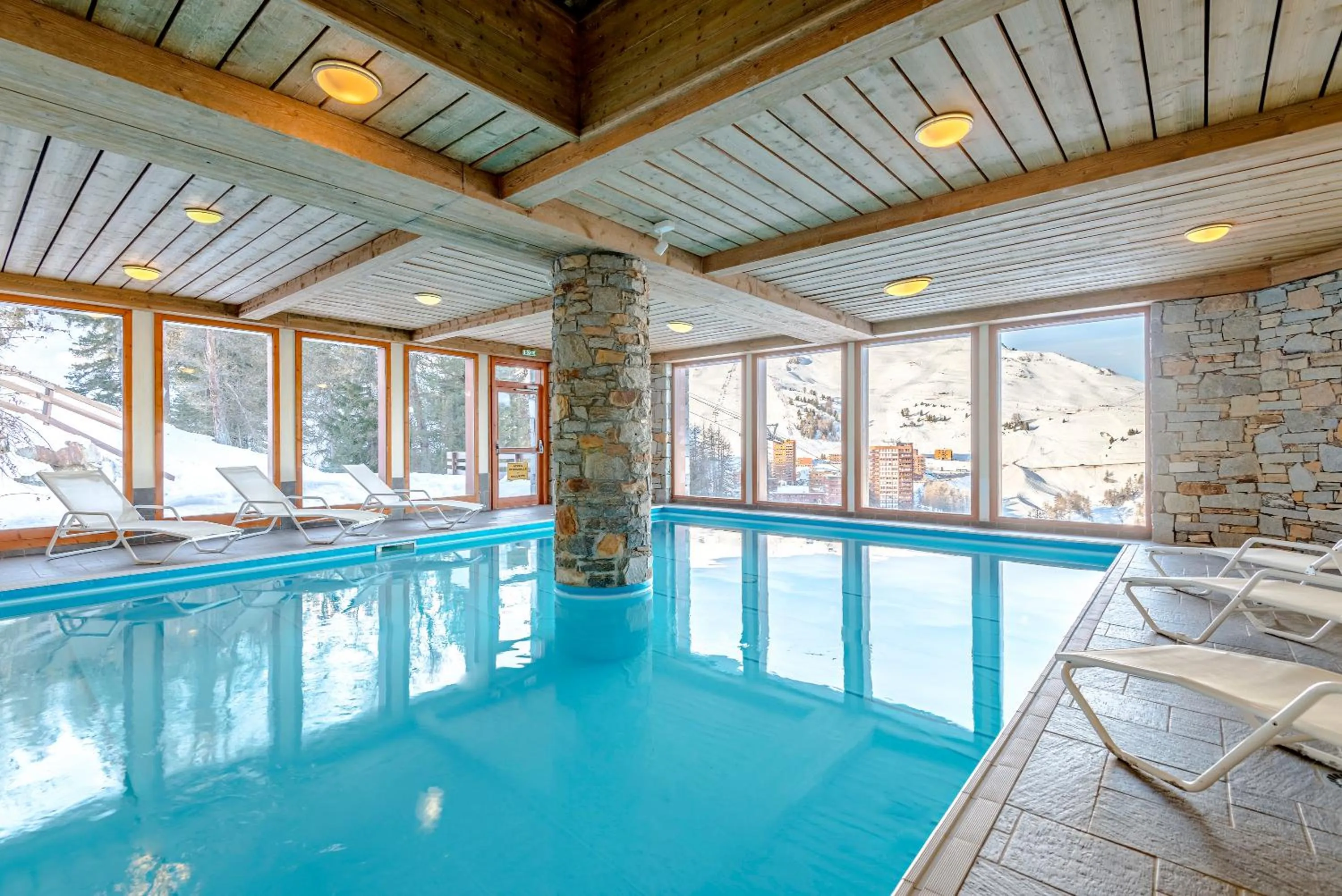 Swimming pool in Lagrange Vacances Aspen